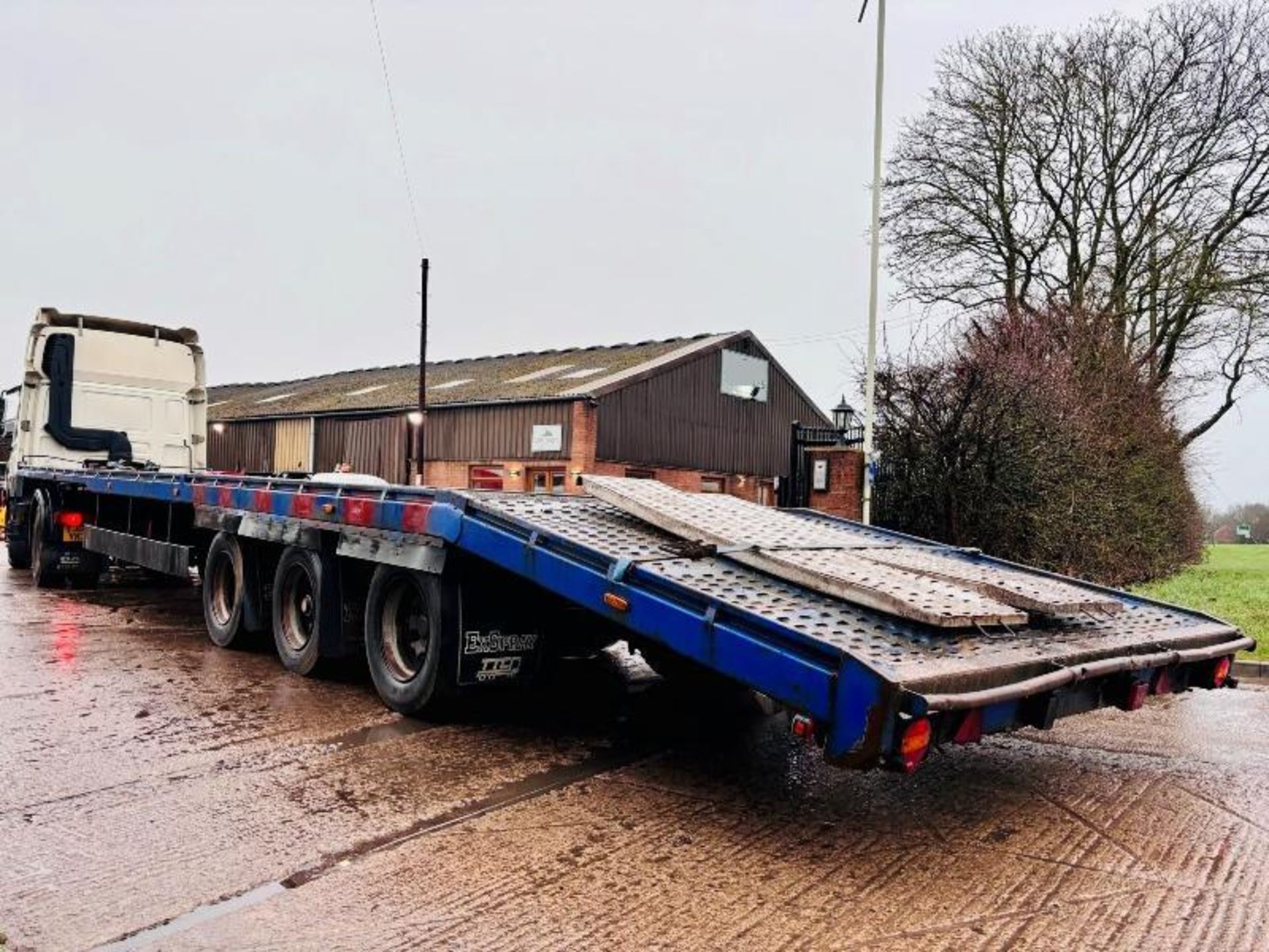 YORK LDS40/3 TRI-AXLE LOW LOADER TRAILER C/W SAF AXLES  - Image 17 of 17