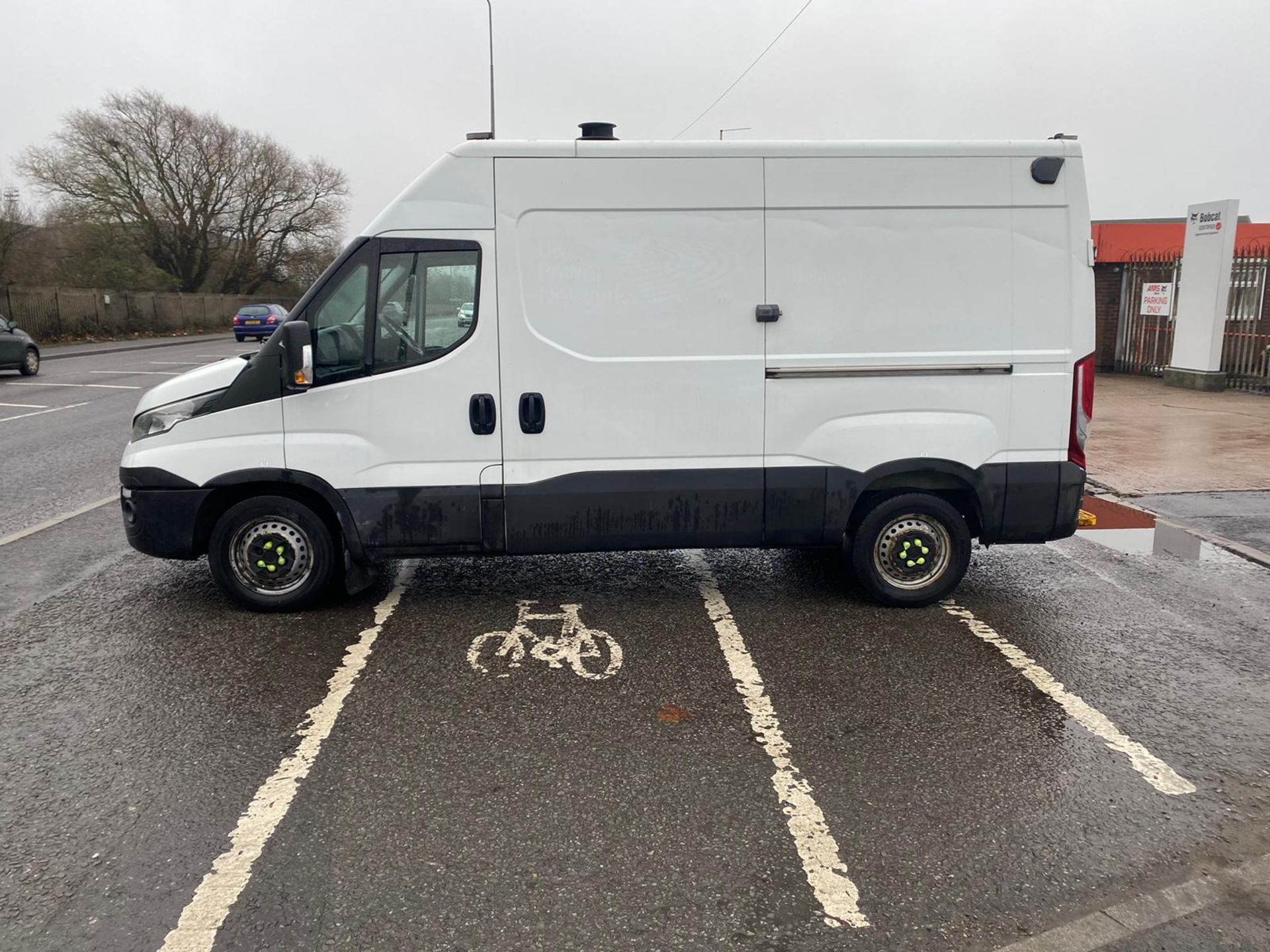 2017 67 IVECO DAILY MWB PANEL VAN - 145K MILES - Image 4 of 10