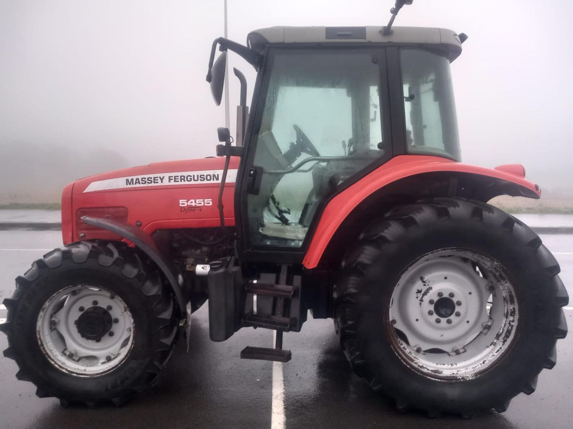 2008 MASSEY FERGUSON 5455 TRACTOR - OVER 10000 HOURS - IN WORKING ORDER - Image 6 of 8