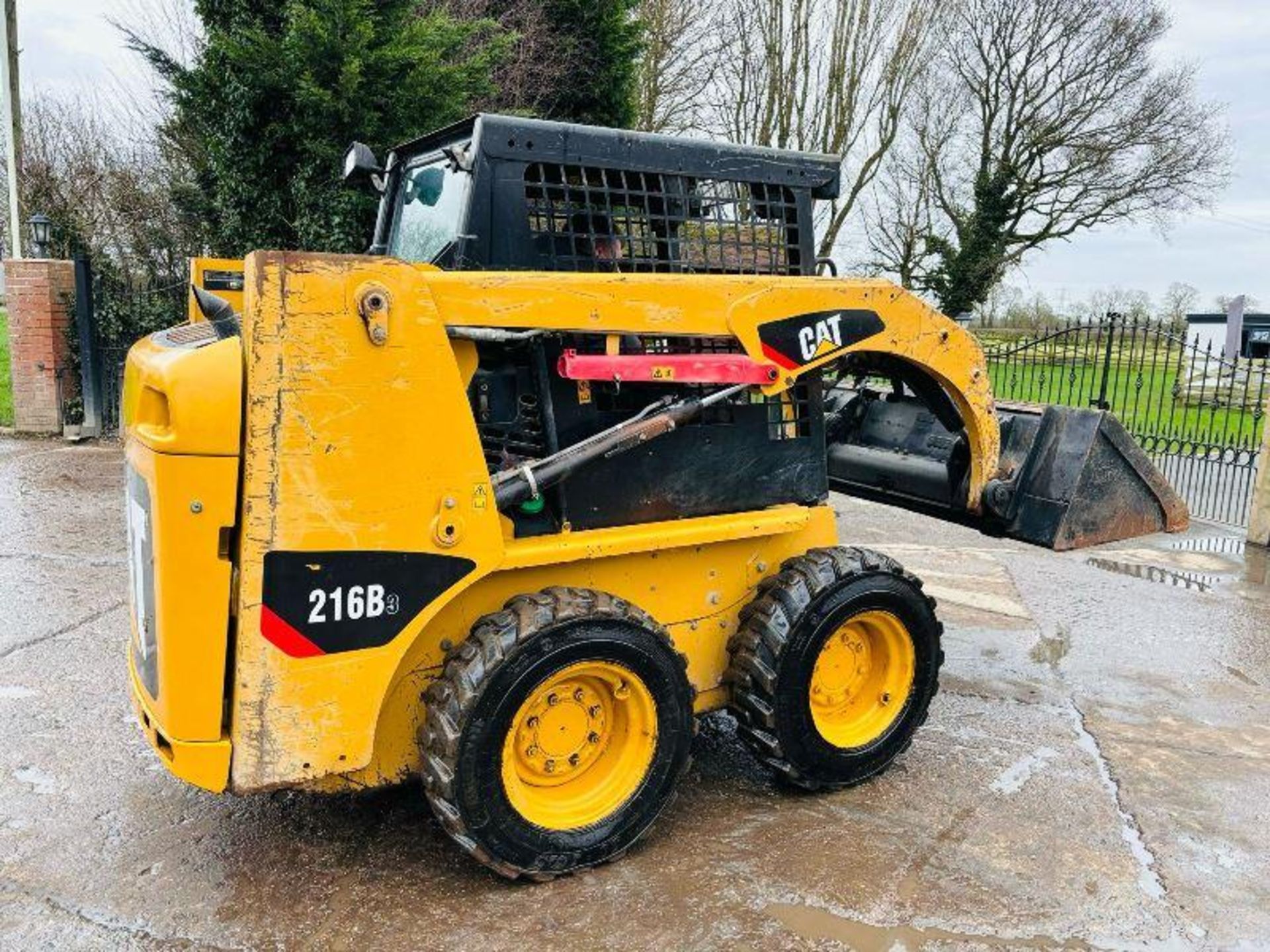 CATERPILLAR 216B 4WD SKIDSTEER *YEAR 2012* C/W BUCKET - Image 14 of 18