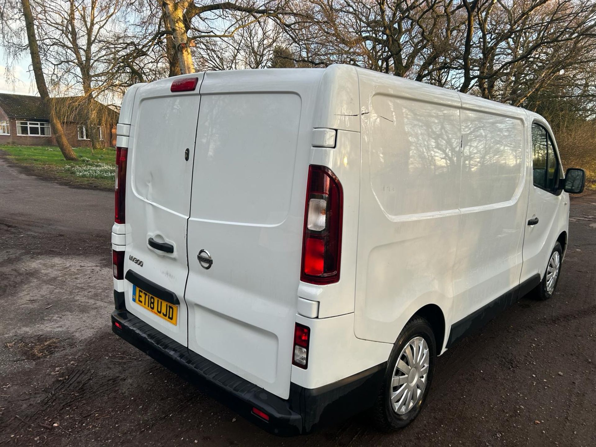 2018 18 NISSAN NV300 PANEL VAN - 106K MILES - AIR CON - EURO 6 - PLY LINED  - Image 7 of 11