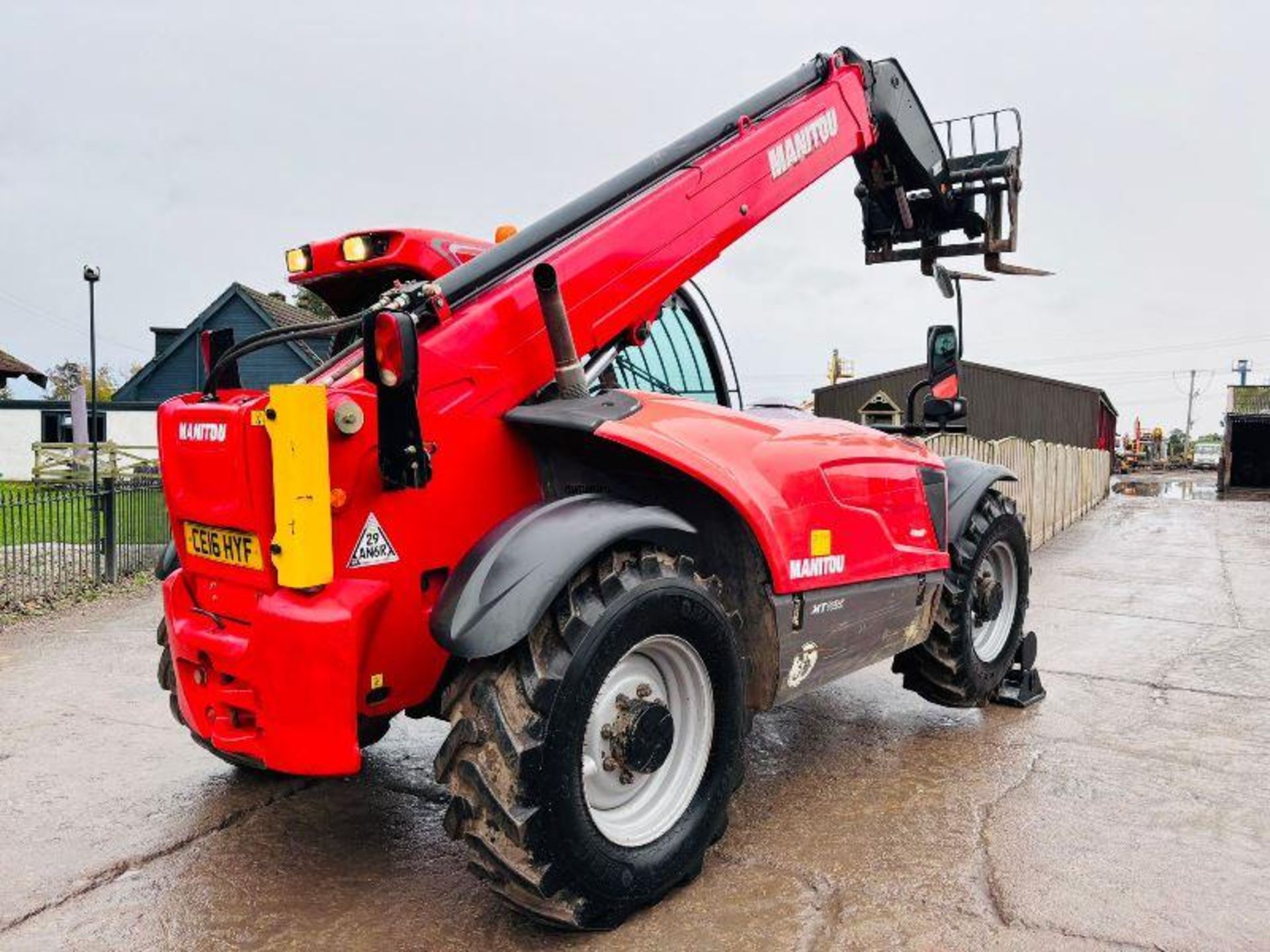 MANITOU MT1135 4WD TURBO TELEHANDLER *YEAR 2016* C/W PALLET TINES - Bild 9 aus 16