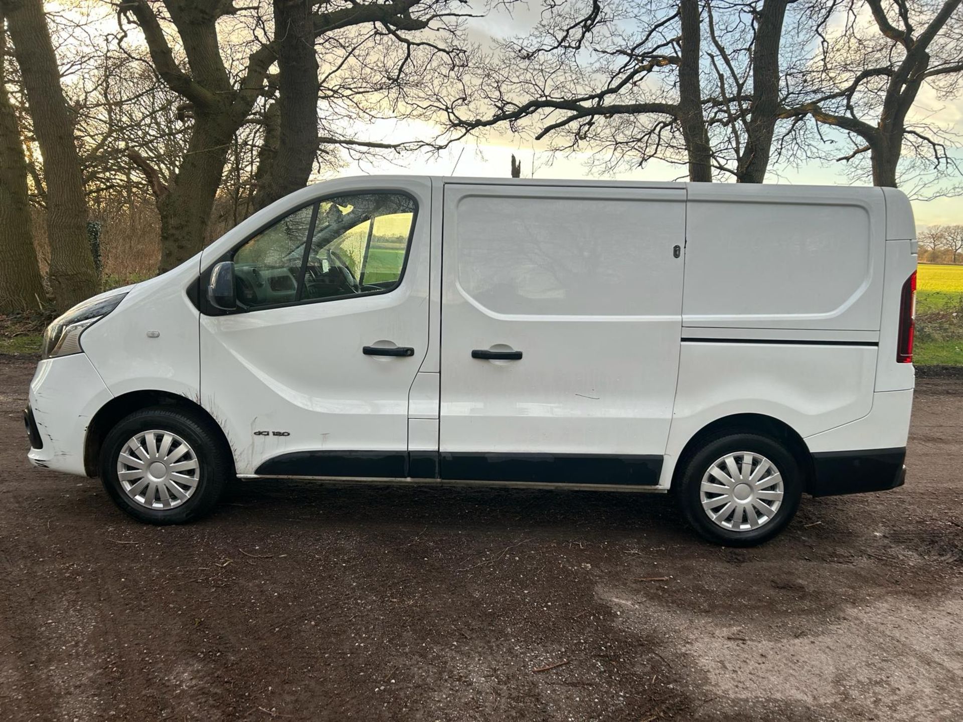 2018 18 NISSAN NV300 PANEL VAN - 106K MILES - AIR CON - EURO 6 - PLY LINED  - Image 4 of 11