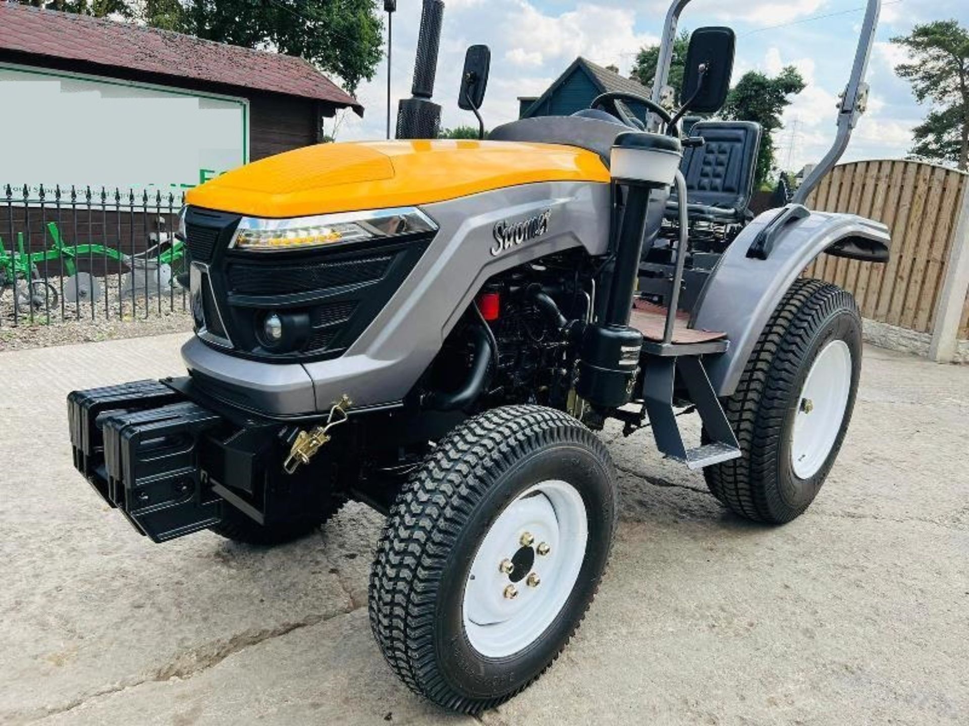 BRAND NEW SIROMER 254 4WD TRACTOR YEAR 2023 C/W TURF TYRES - Image 4 of 14