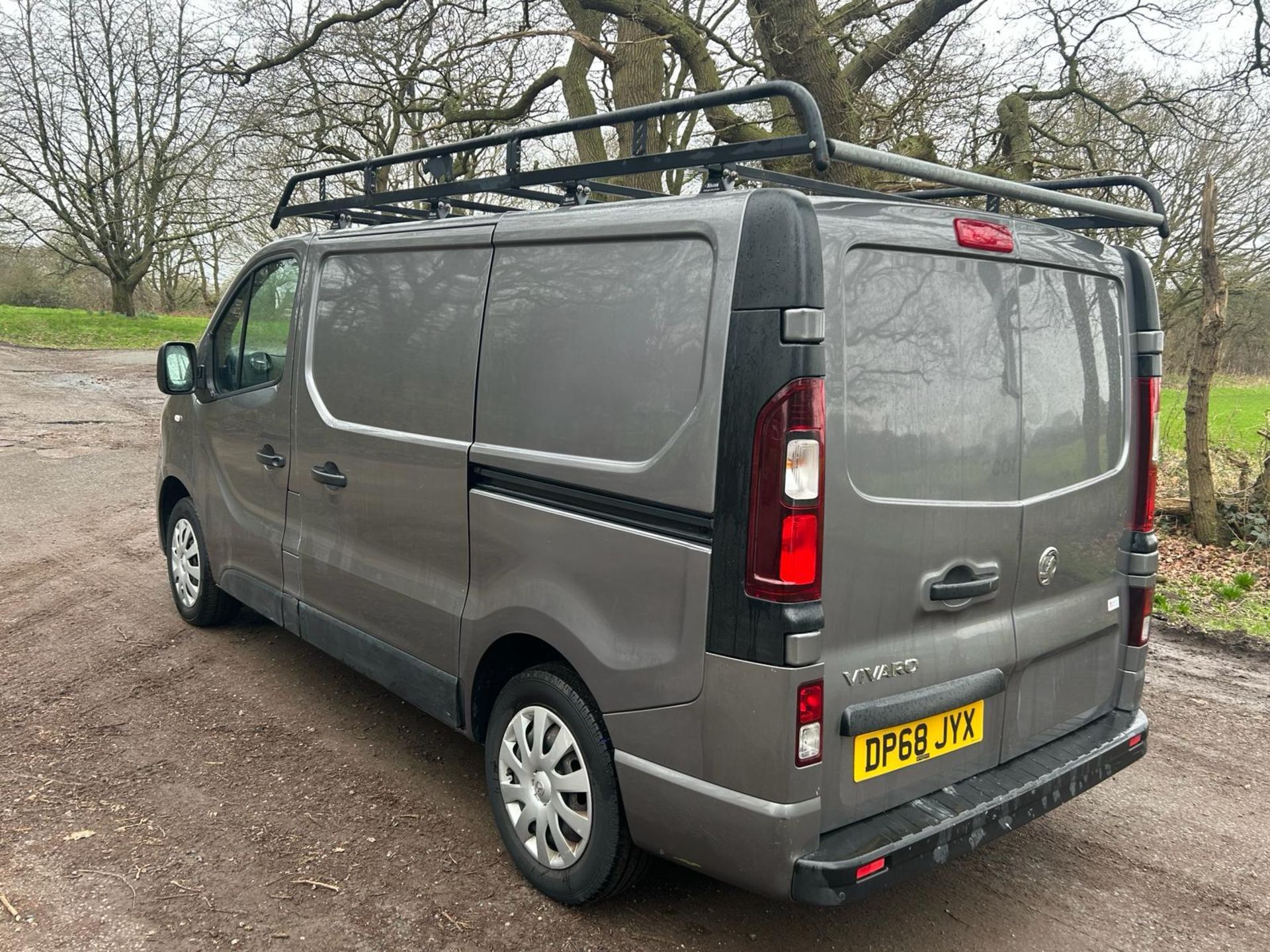 2018 68 VAUXHALL VIVARO SPORTIVE PANEL VAN - 64K MILES - AIR CON - 6 SPEED - ROOF RACK - EURO 6  - Bild 7 aus 12