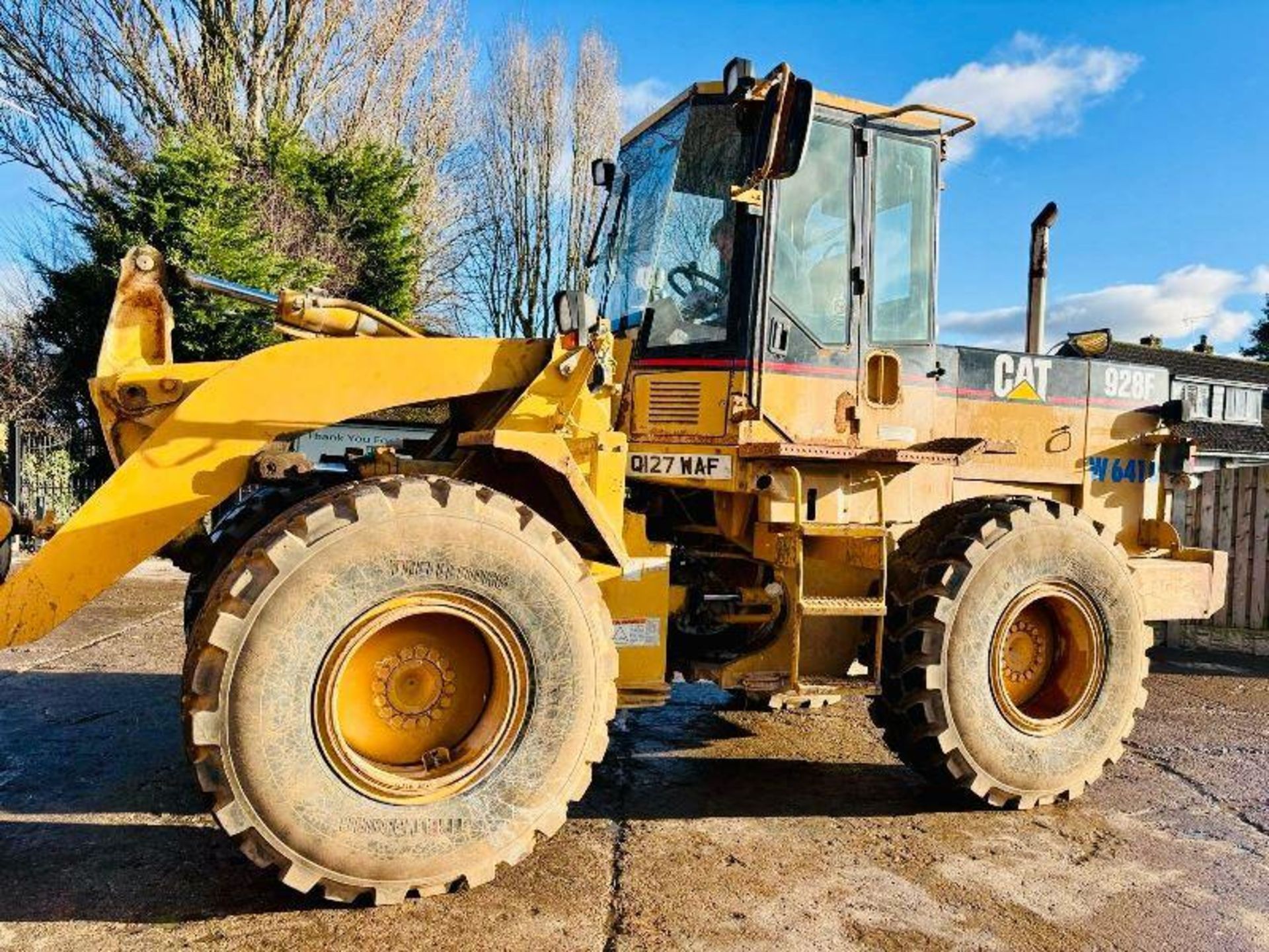 CATERPILLAR 928F 4WD LOADING SHOVEL C/W BUCKET - Image 13 of 19