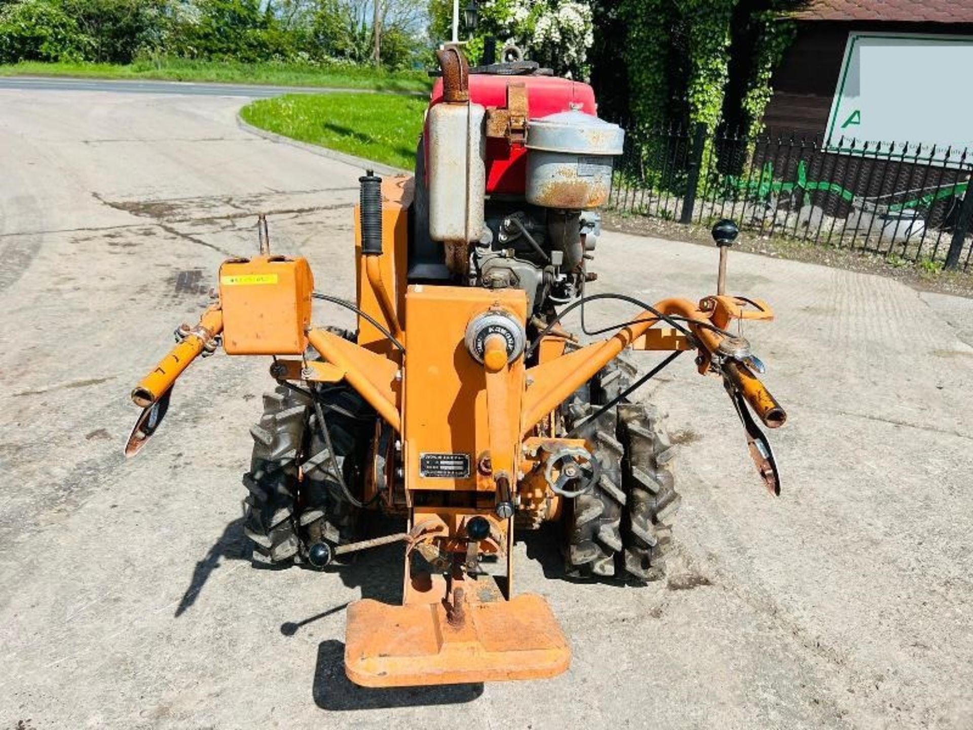 KAWABE TFC250WL DIESEL PEDESTRIAN WALK BEHIND TRENCHER - Image 3 of 11