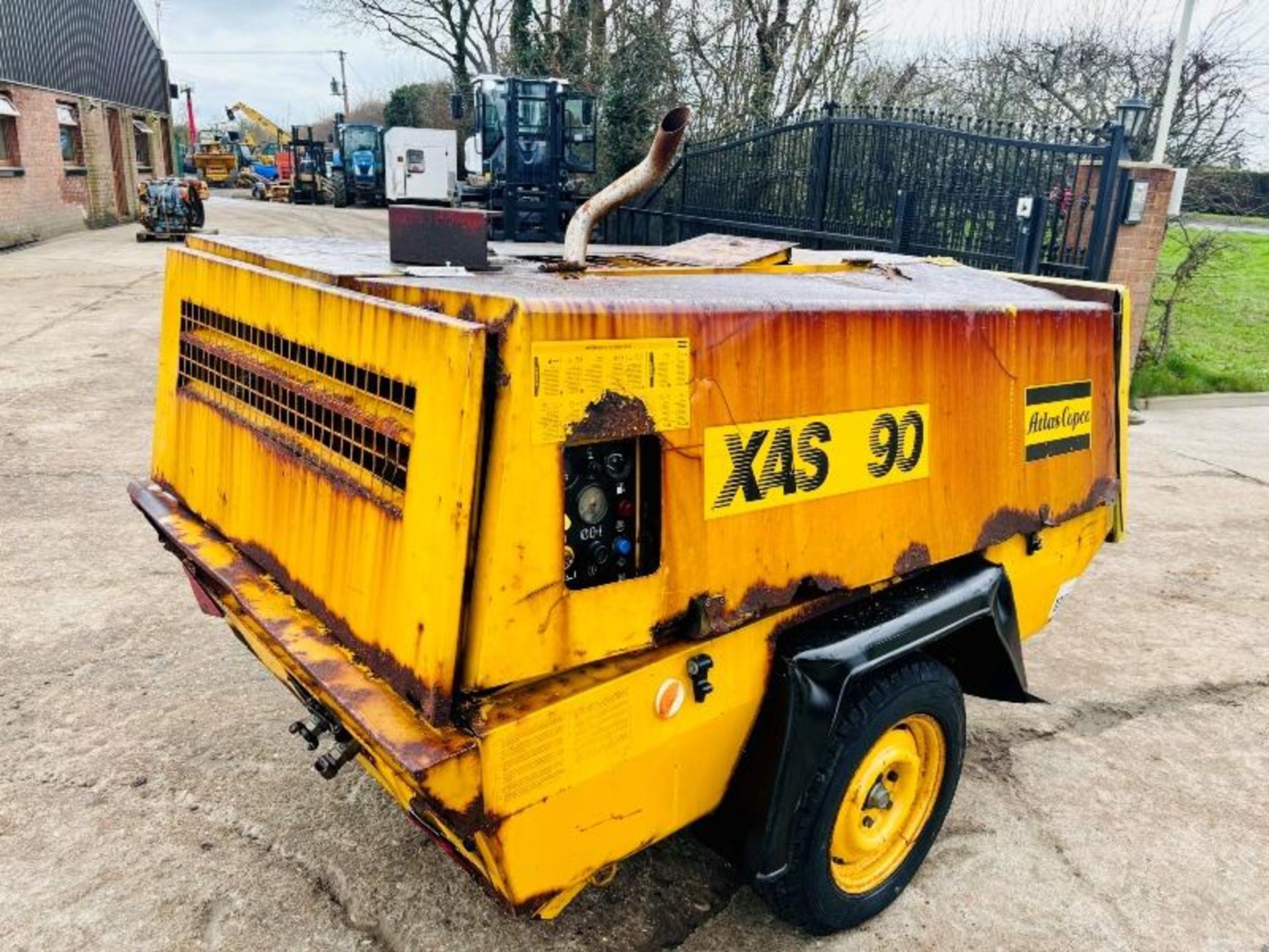 ATLAS COPCO XAS 90 TOWABLE COMPRESSOR C/W DEUTZ ENGINE  - Bild 13 aus 16