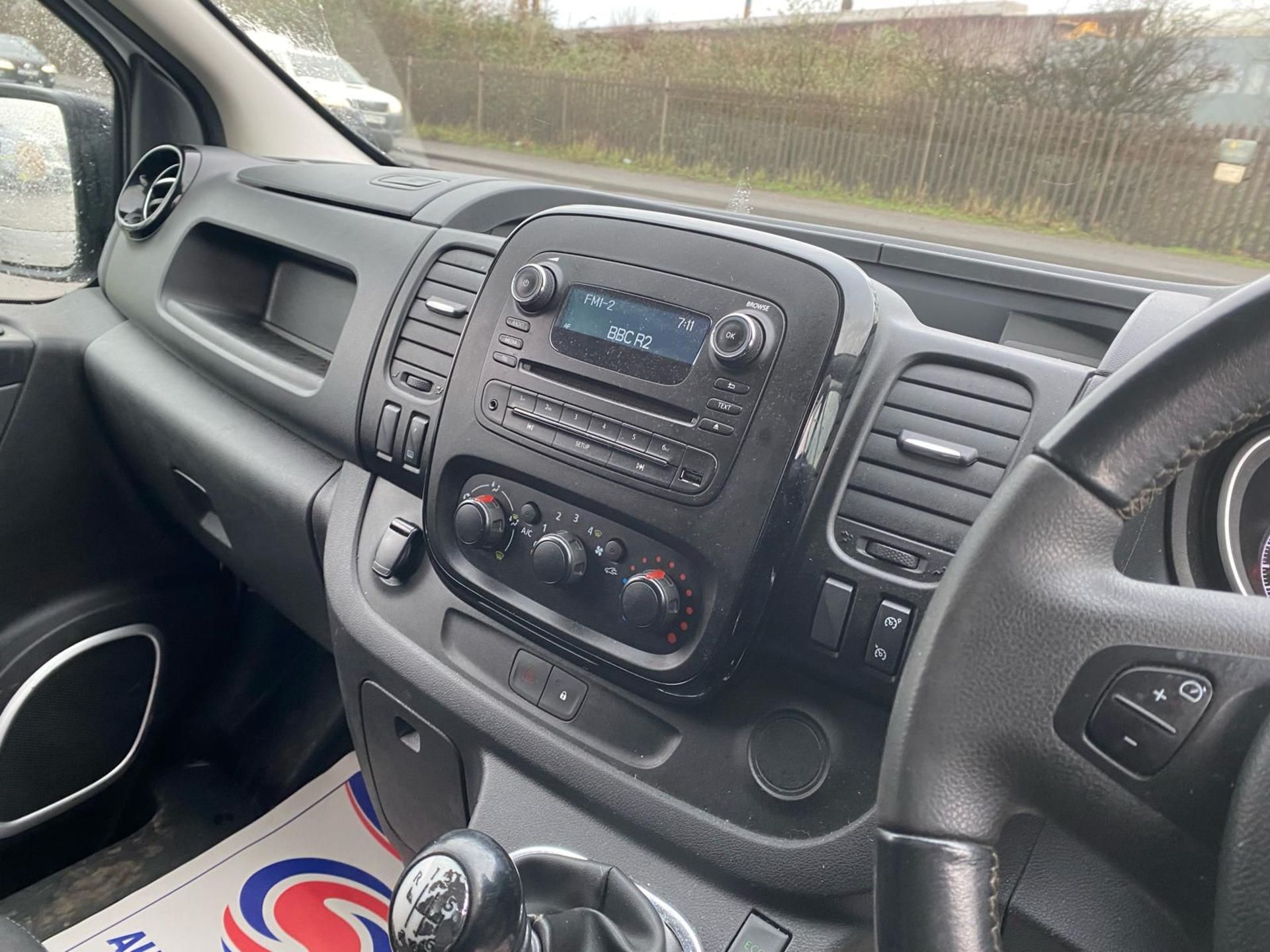 2018 68 VAUXHALL VIVARO SPORTIVE LWB PANEL VAN - 87K MILES - AIR CON - Bild 12 aus 12