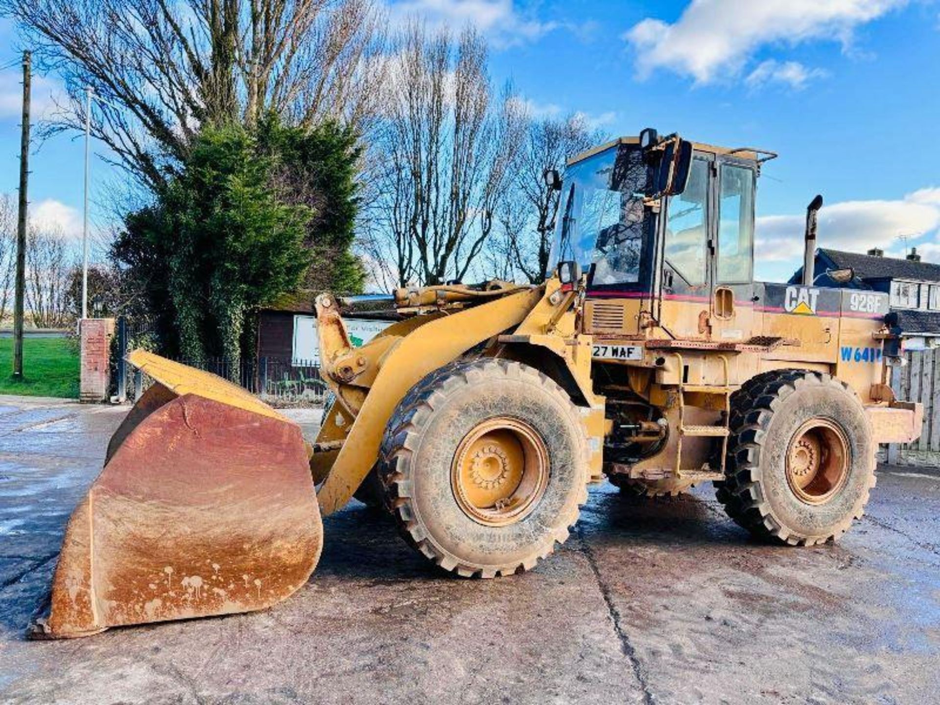 CATERPILLAR 928F 4WD LOADING SHOVEL C/W BUCKET - Image 17 of 19