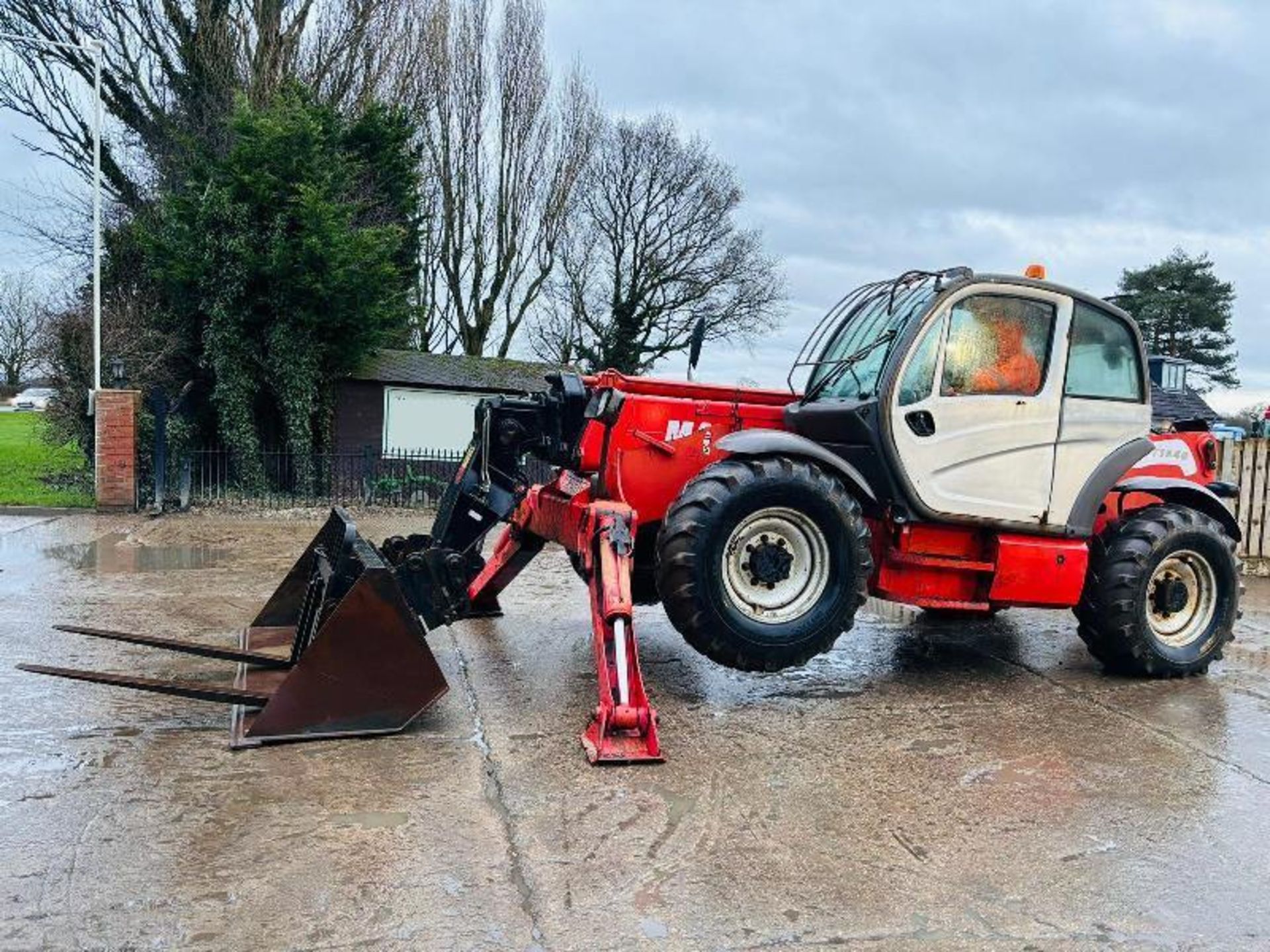 MANITOU MT1840 4WD TELEHANDLER *ONLY 4742 HOURS* C/W BUCKET & TINES - Bild 15 aus 16