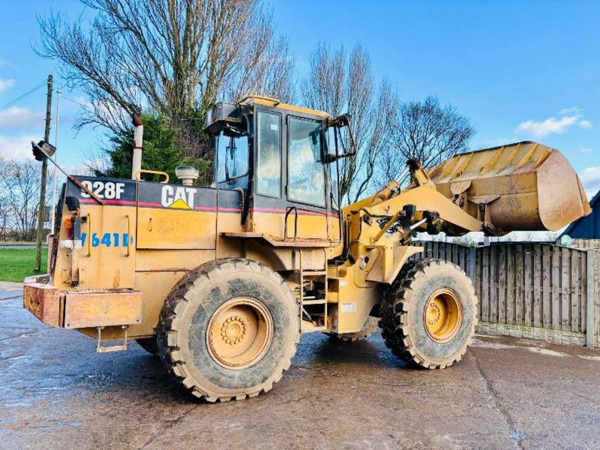 CATERPILLAR 928F 4WD LOADING SHOVEL C/W BUCKET - Bild 5 aus 19