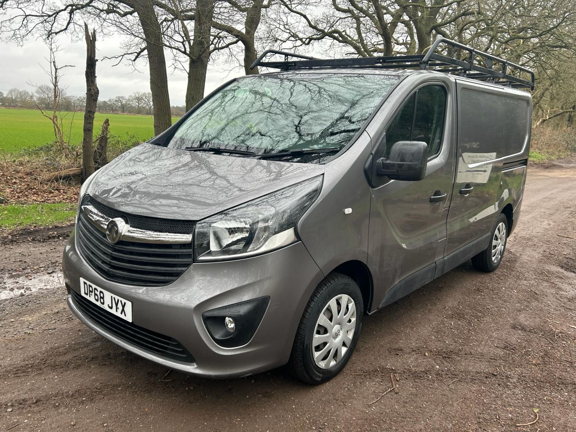 2018 68 VAUXHALL VIVARO SPORTIVE PANEL VAN - 64K MILES - AIR CON - 6 SPEED - ROOF RACK - EURO 6  - Bild 6 aus 12