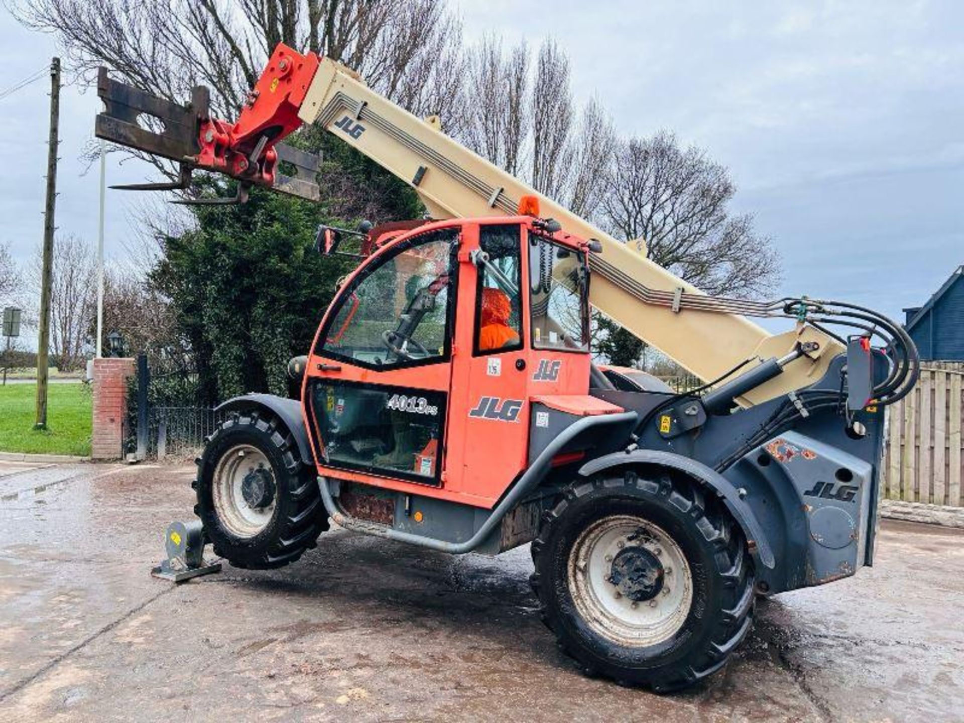 JLG 4013 4WD TELEHANDLER *13 METER REACH, 6283 HOURS* C/W PALLET TINES - Bild 3 aus 20