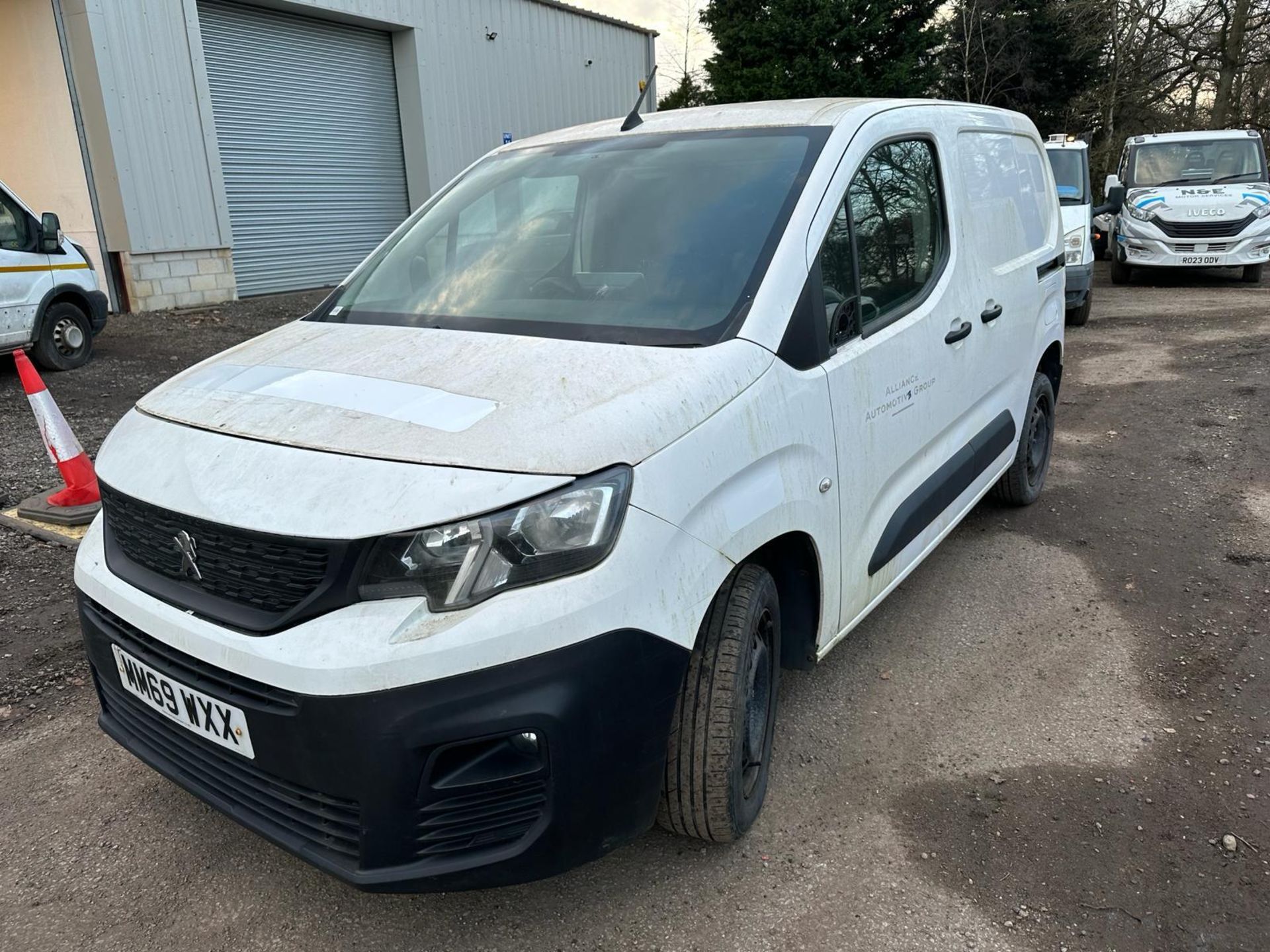 2019 69 PEUGEOT PARTNER PANEL VAN - 130K MILES - 3 SEATS - AIR CON - 1 KEY - Image 4 of 9