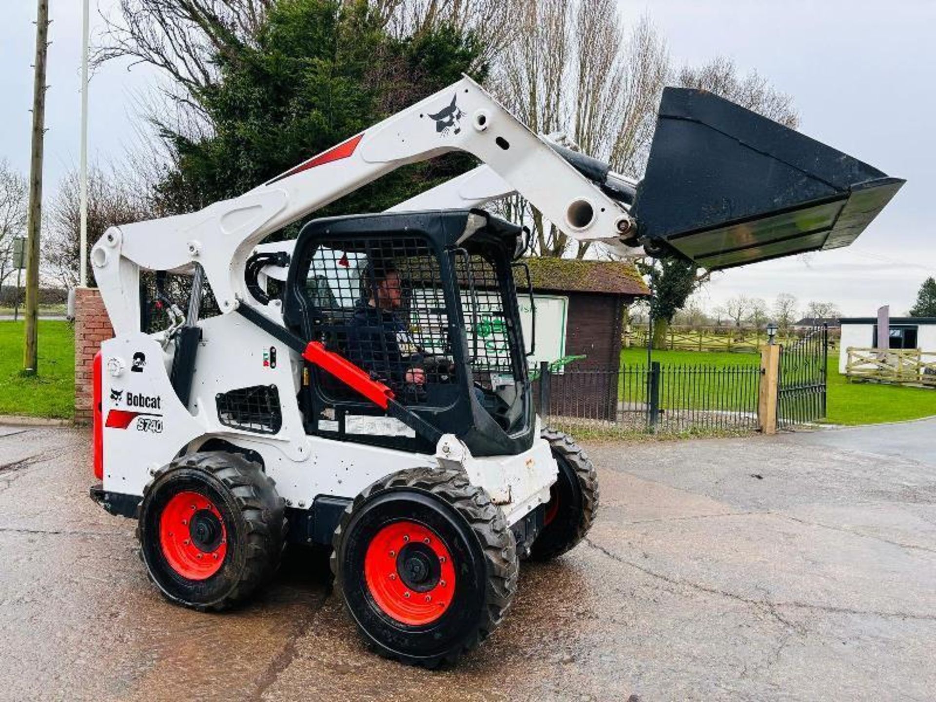 BOBCAT S740 SKIDSTEER *YEAR 2019, 3617 HOURS* C/W BUCKET  - Image 2 of 19