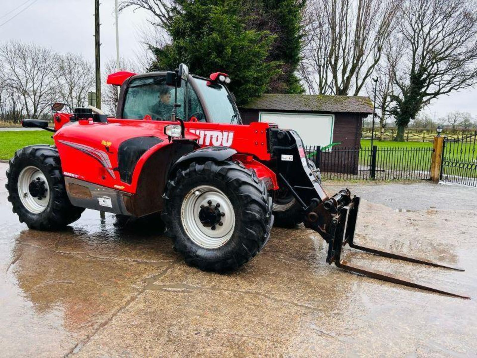 MANITOU MLT735 4WD TELEHANDLER *AG-SPEC, YEAR 2014, 5530 HOURS* C/W PUH - Image 17 of 17