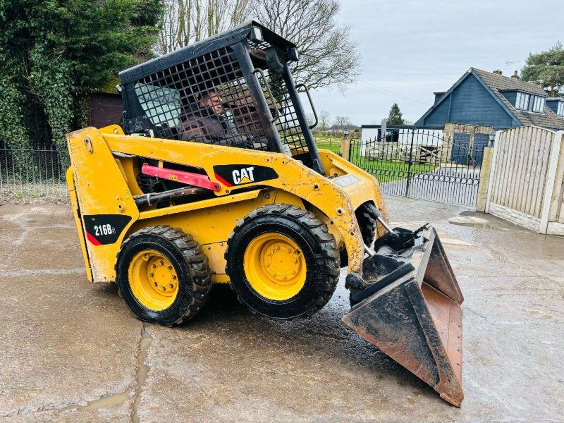 CATERPILLAR 216B 4WD SKIDSTEER *YEAR 2012* C/W BUCKET - Image 11 of 18