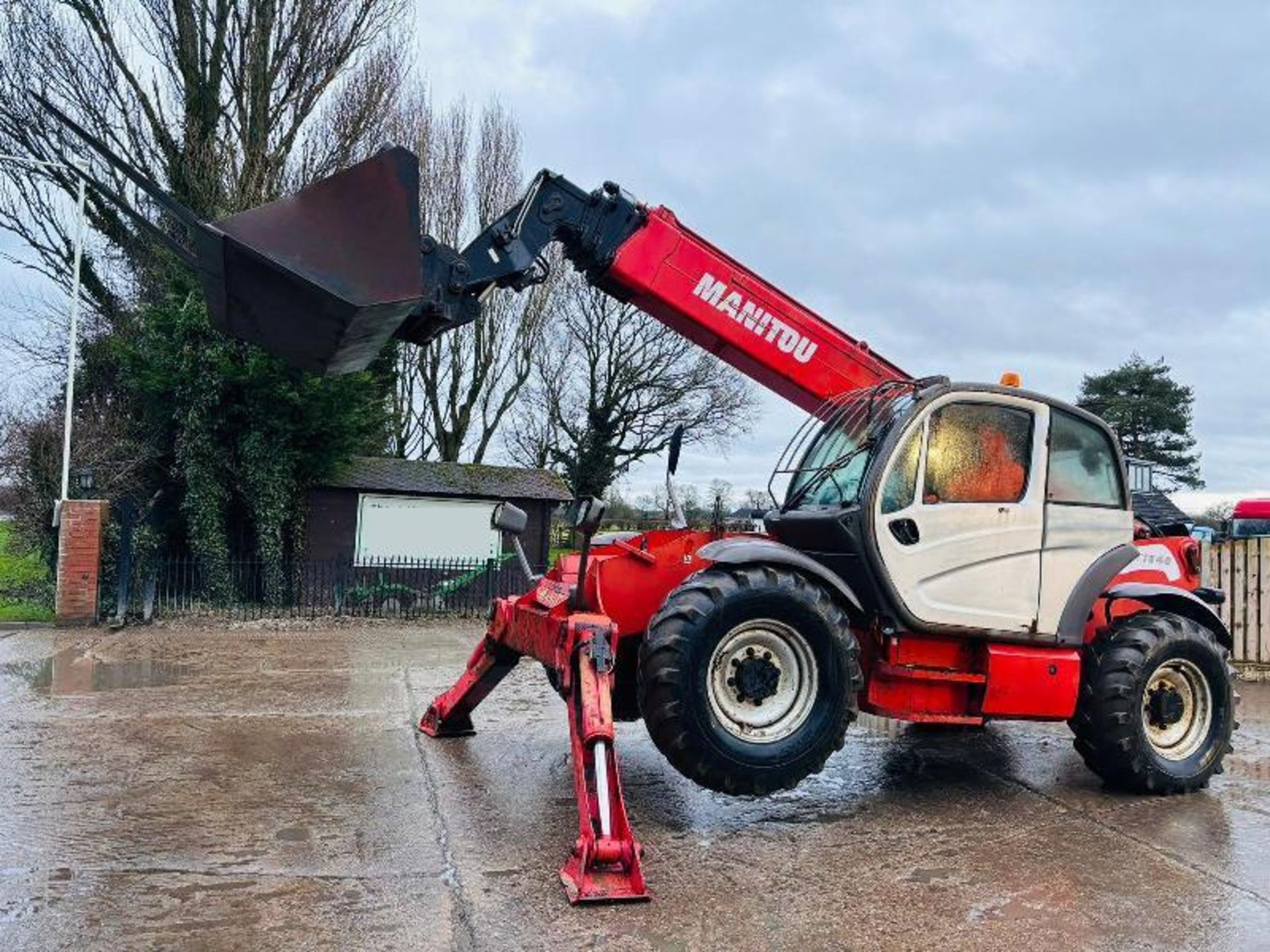 MANITOU MT1840 4WD TELEHANDLER *ONLY 4742 HOURS* C/W BUCKET & TINES