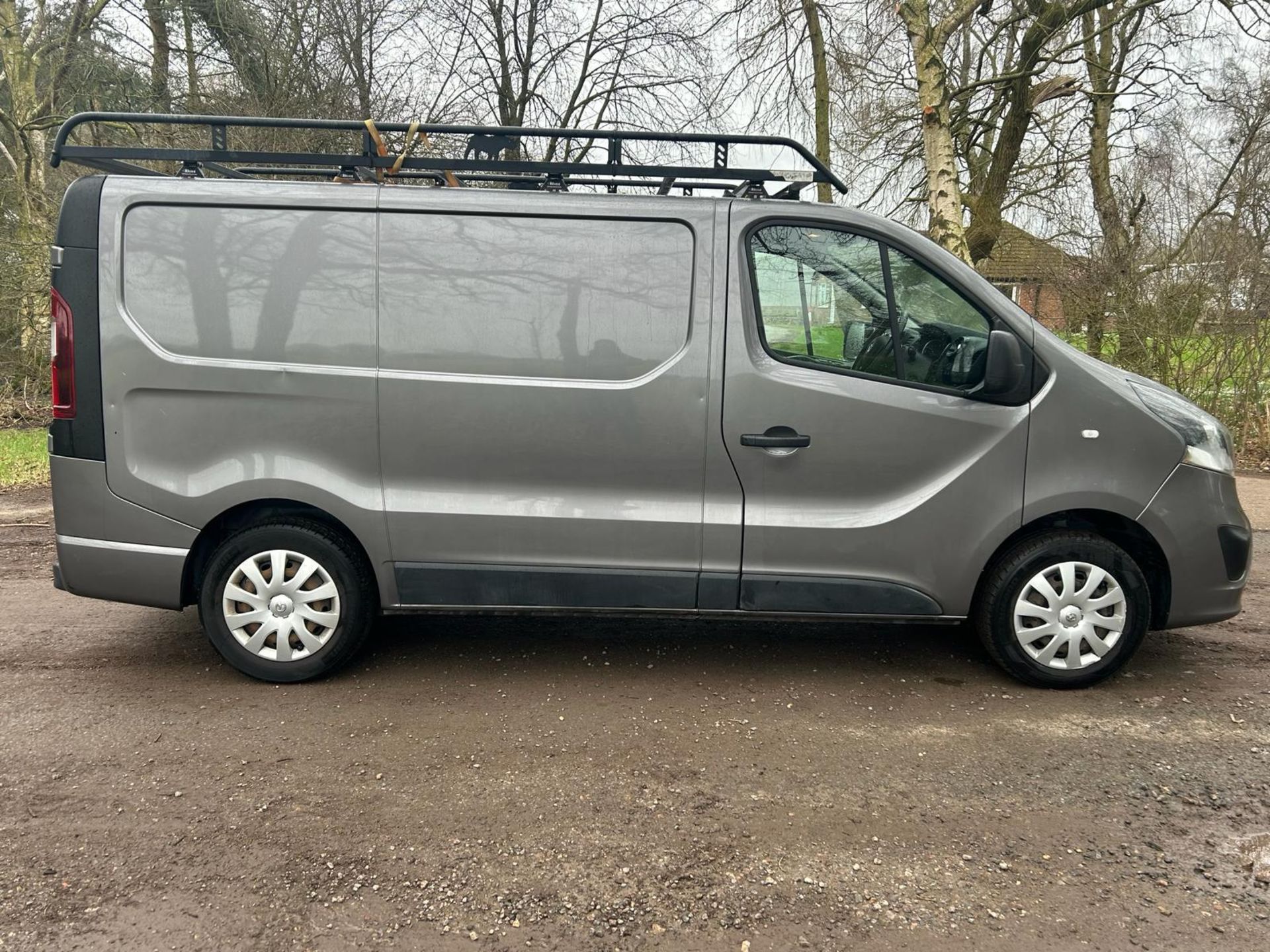 2018 68 VAUXHALL VIVARO SPORTIVE PANEL VAN - 64K MILES - AIR CON - 6 SPEED - ROOF RACK - EURO 6  - Image 8 of 12