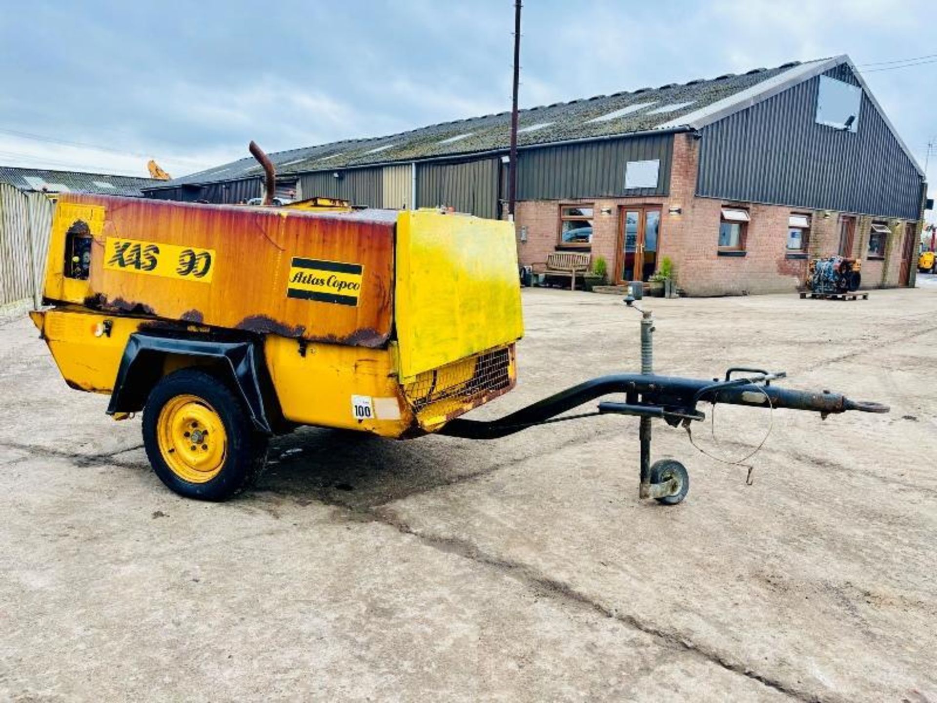 ATLAS COPCO XAS 90 TOWABLE COMPRESSOR C/W DEUTZ ENGINE 