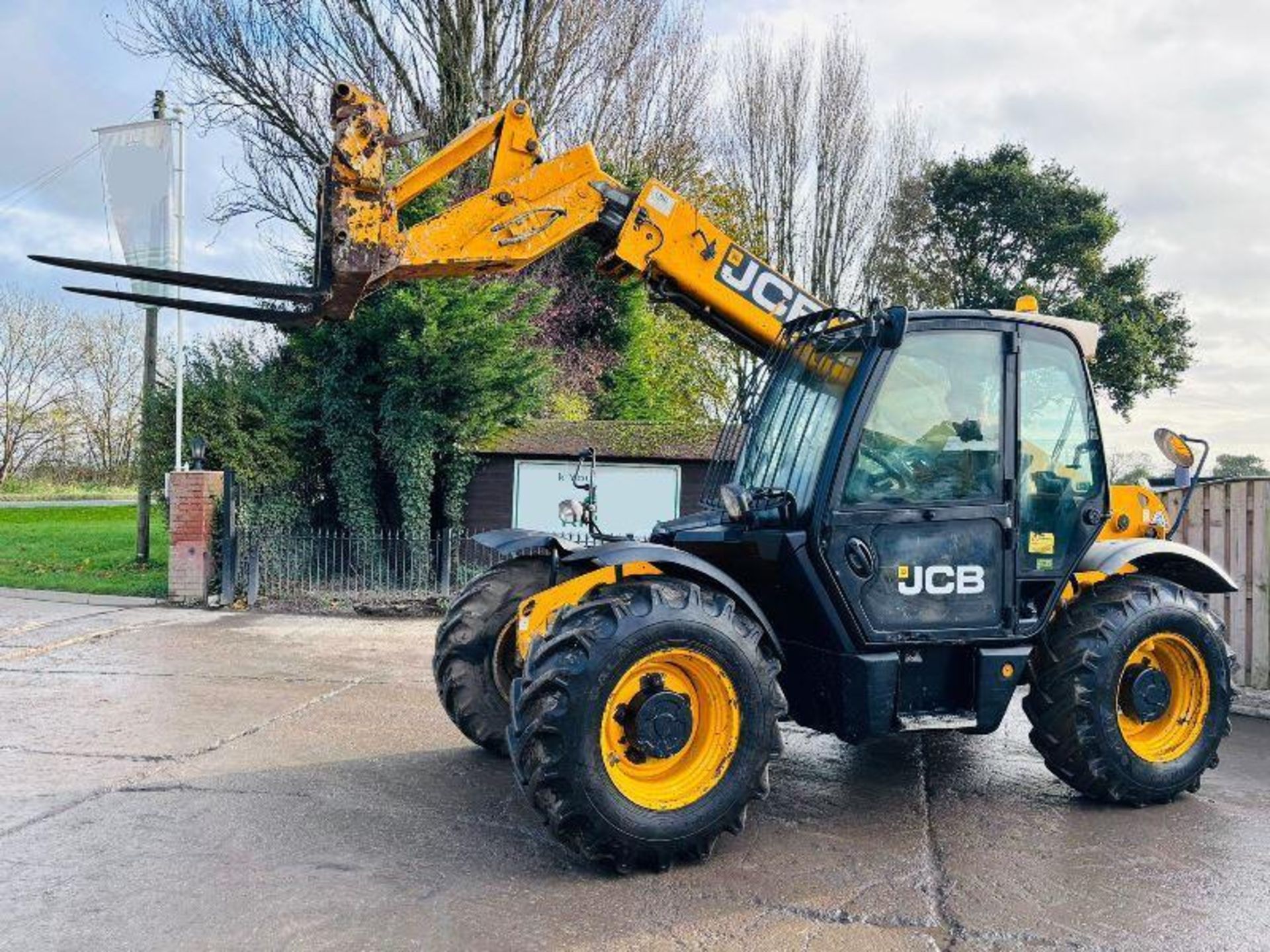 JCB 531-70 4WD TURBO TELEHANDLER *YEAR 2013* C/W PALLET TINES - Bild 17 aus 18