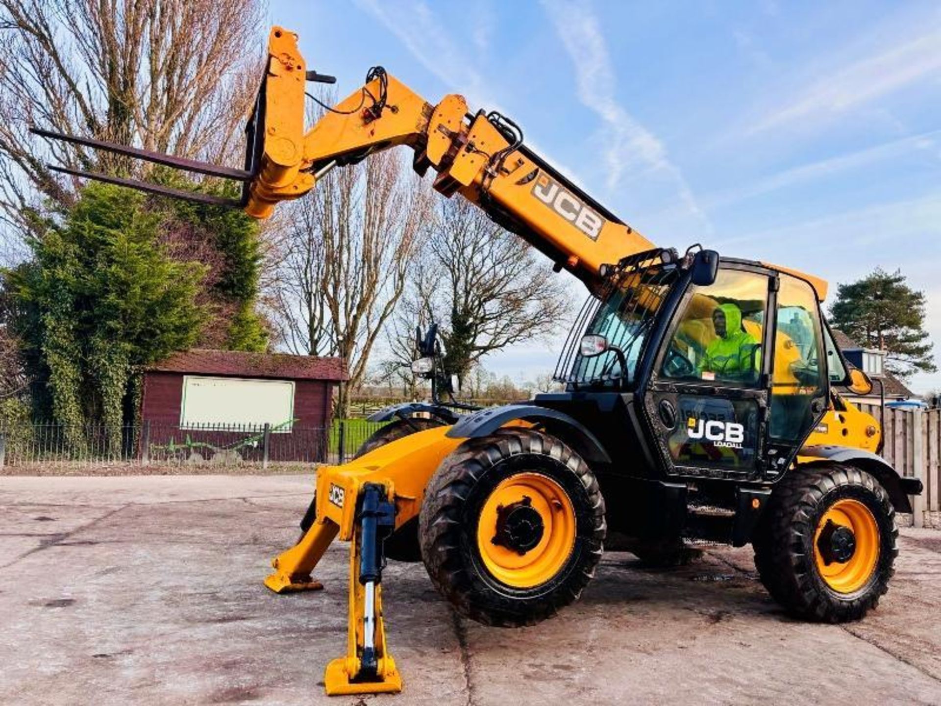 JCB 535-125HI VIZ 4WD TELEHANDLER *YEAR 2018, ONLY 1874 HOURS* C/W PALLET TINES