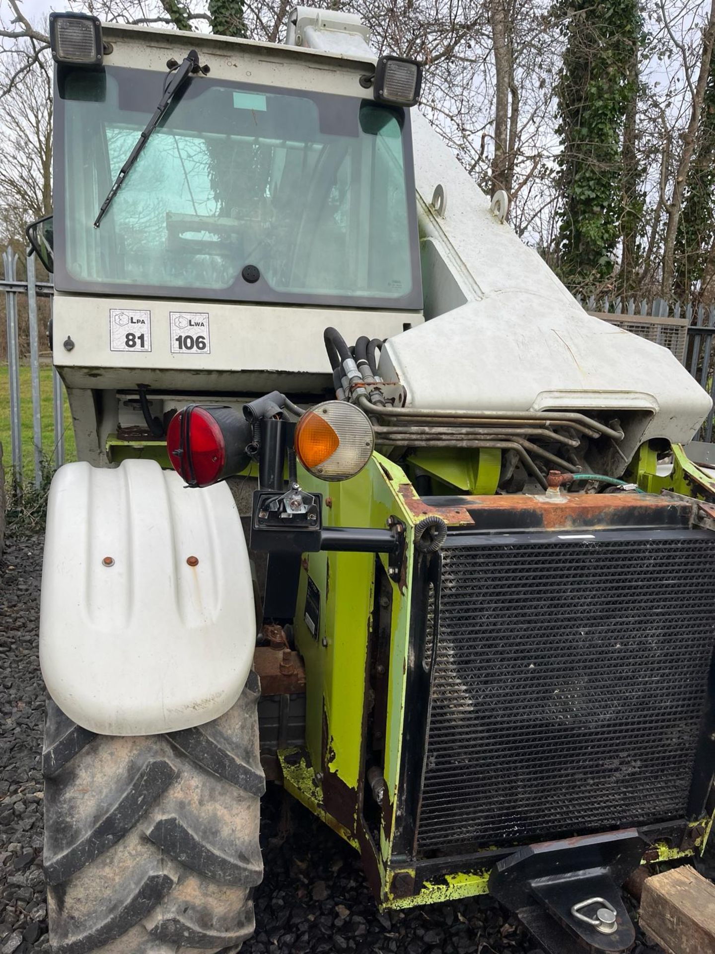 2002 CLAAS CARGO C50 TELEHANDLER - FUEL PUMP LEAKING - Bild 16 aus 20