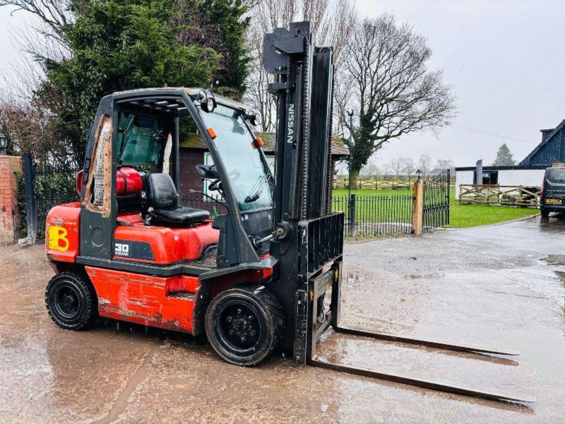 NISSAN A30PQ FORKLIFT *3 TON LIFT* C/W SIDE SHIFT & PALLET TINES