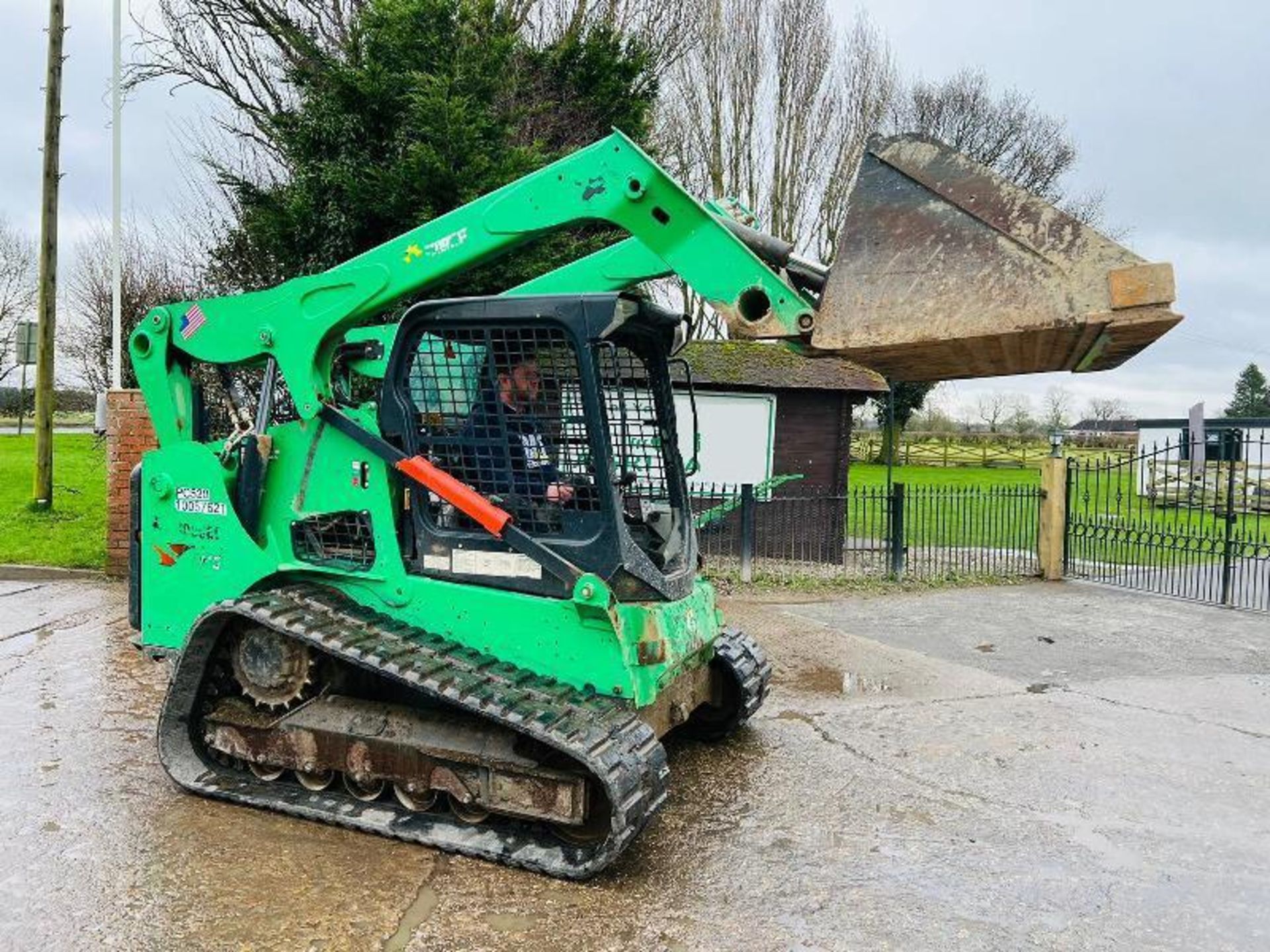 BOBCAT T740 TRACKED SKIDSTEER *YEAR 2018, 2632 HOURS* C/W BUCKET