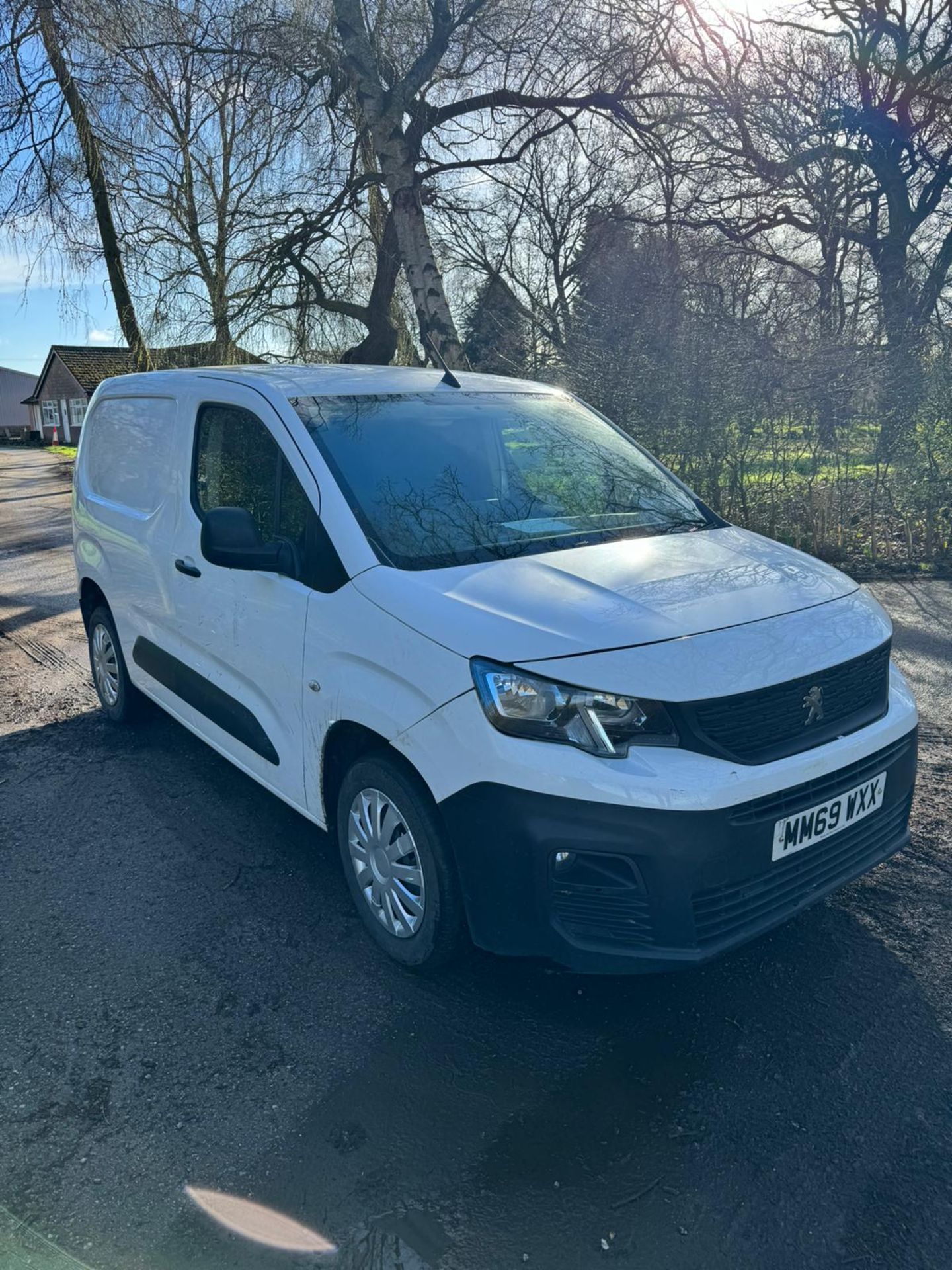 2019 69 PEUGEOT PARTNER PANEL VAN - 130K MILES - 3 SEATS - AIR CON - 1 KEY - Image 2 of 11