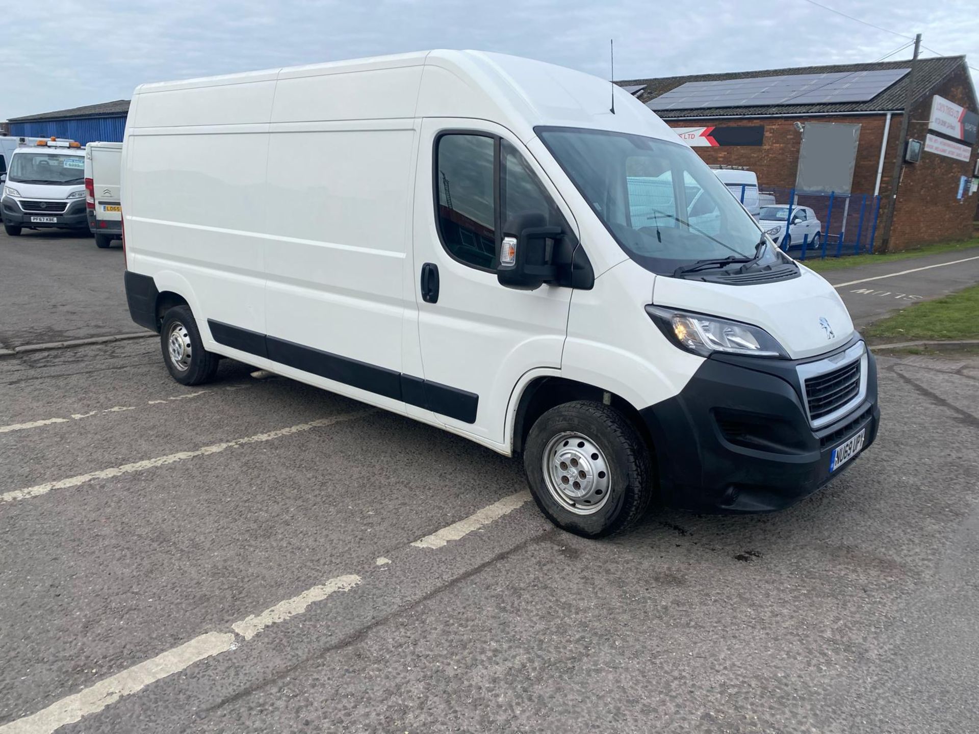 2019 69 PEUGEOT BOXER PANEL VAN - 57K MILES - EURO 6 - PLY LINED.