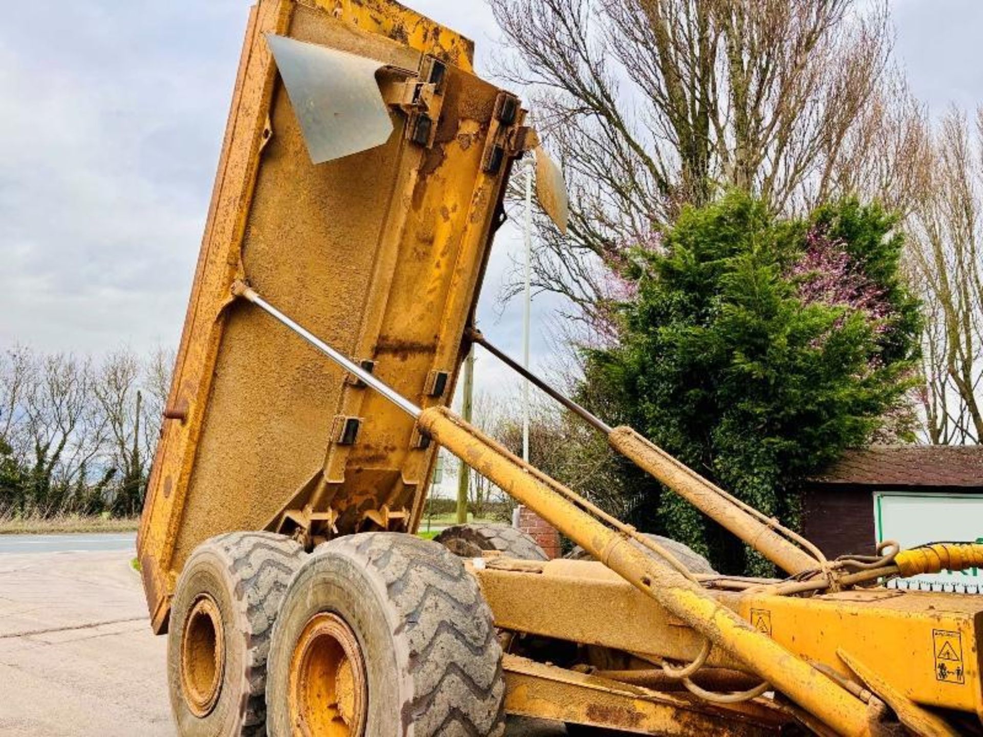 VOLVO A25C 6X6 ARTICULATED DUMP TRUCK  - Image 17 of 18