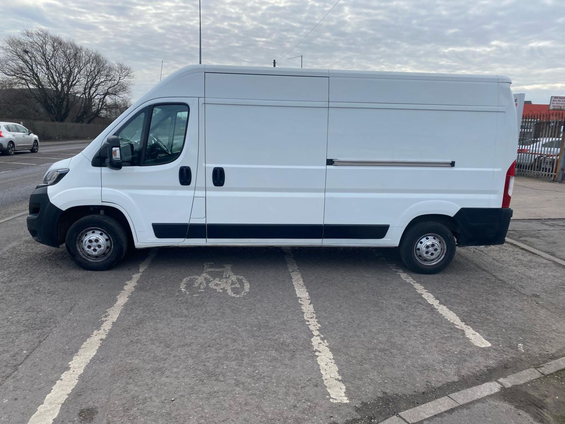 2019 69 PEUGEOT BOXER PANEL VAN - 57K MILES - EURO 6 - PLY LINED. - Image 4 of 12