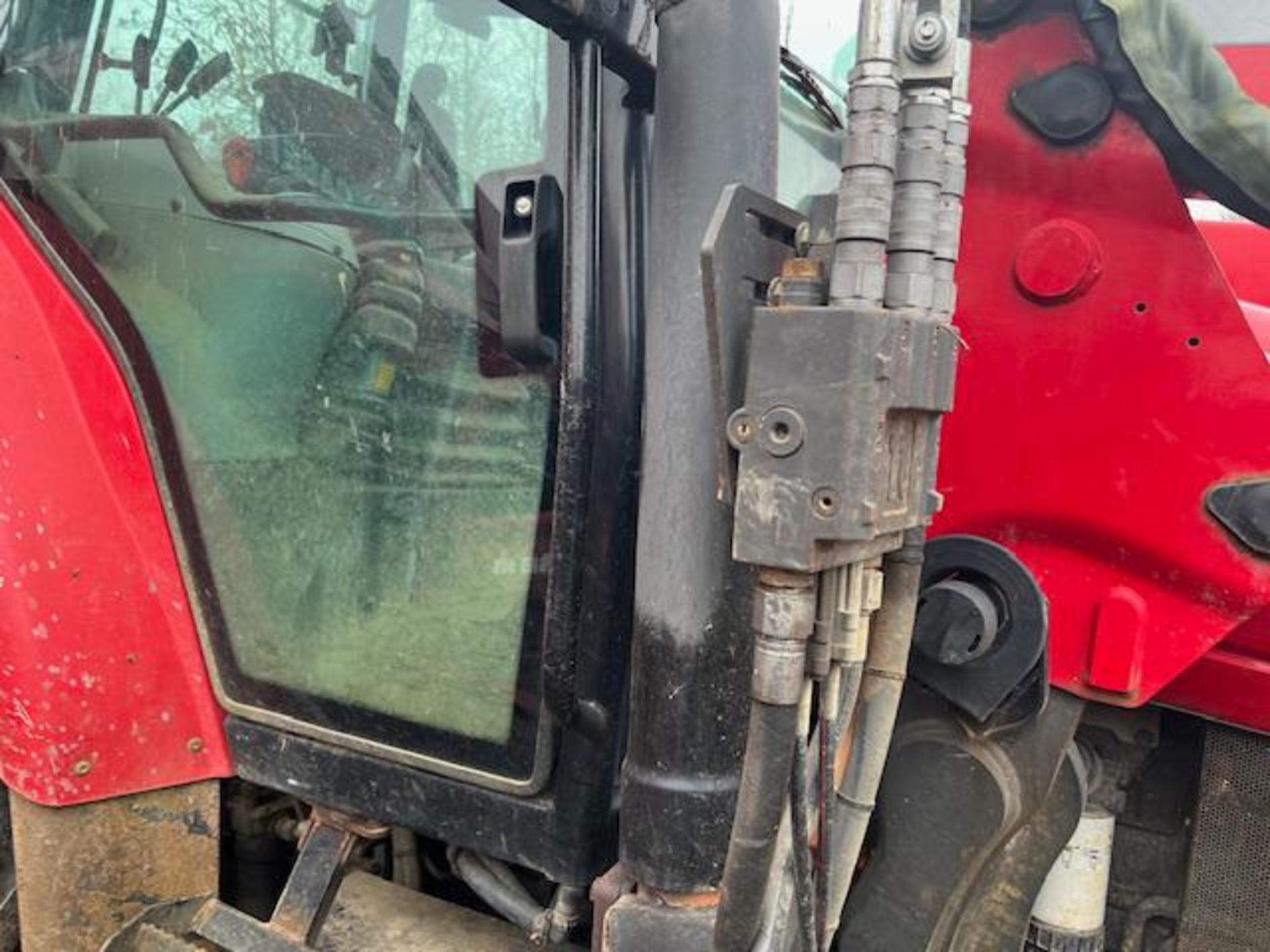 2010 MASSEY FERGUSON 5455 - LOADER TRACTOR - 7700 HOURS - Image 6 of 30