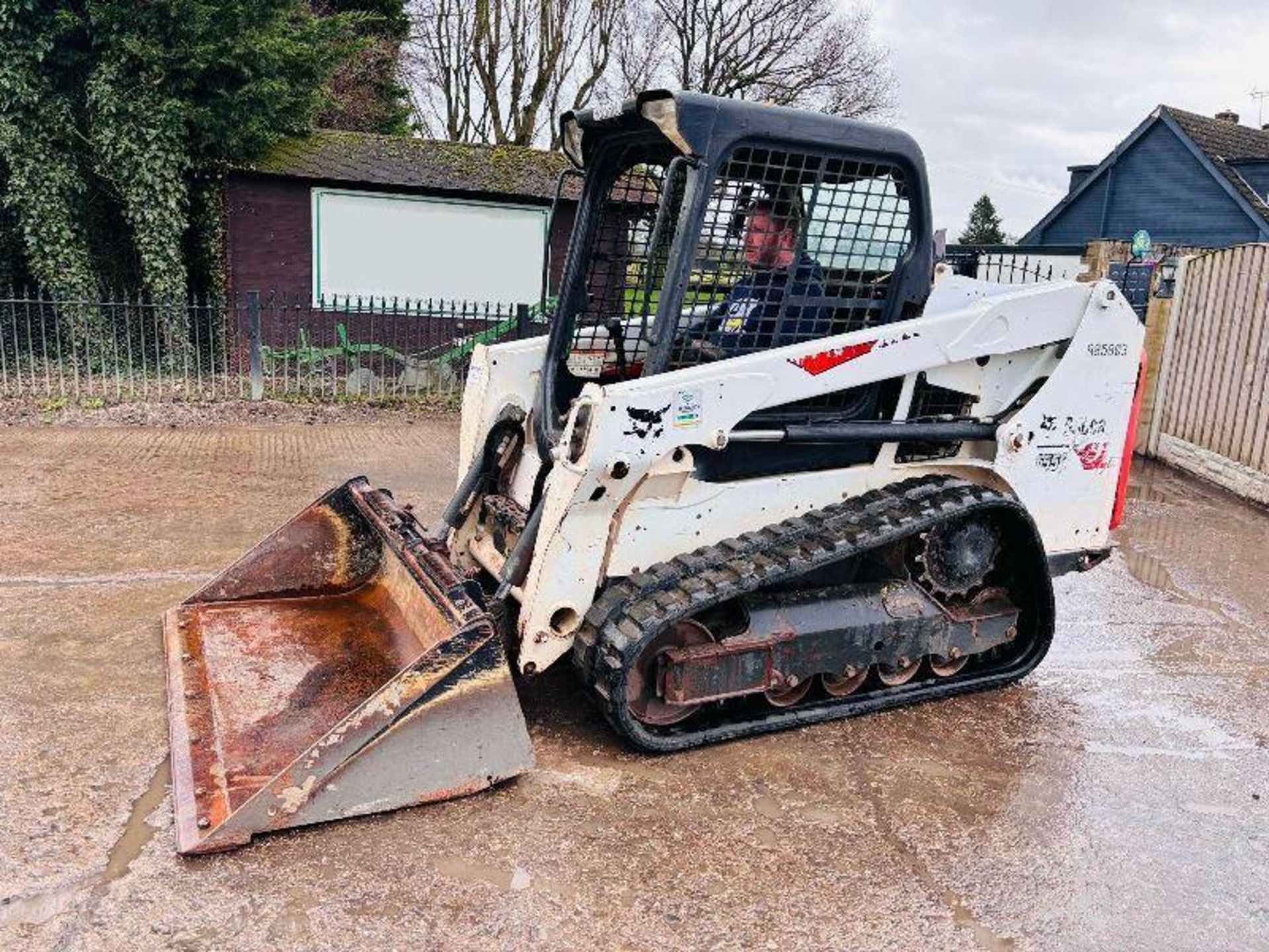 BOBCAT T550 TRACKED SKIDSTEER *YEAR 2017, 1630 HOURS* C/W BUCKET