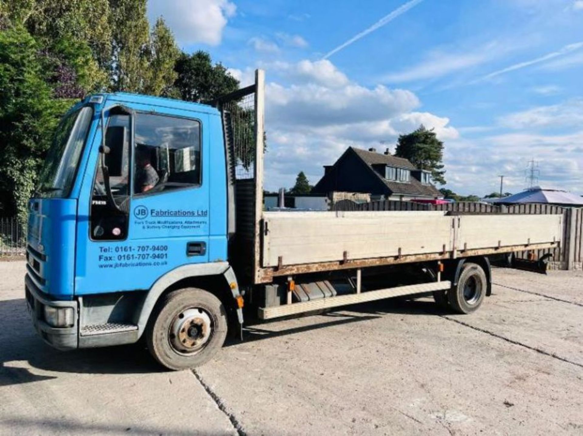 IVECO 4X2 FLAT BED LORRY C/W DROP SIDE BODY - Image 2 of 11