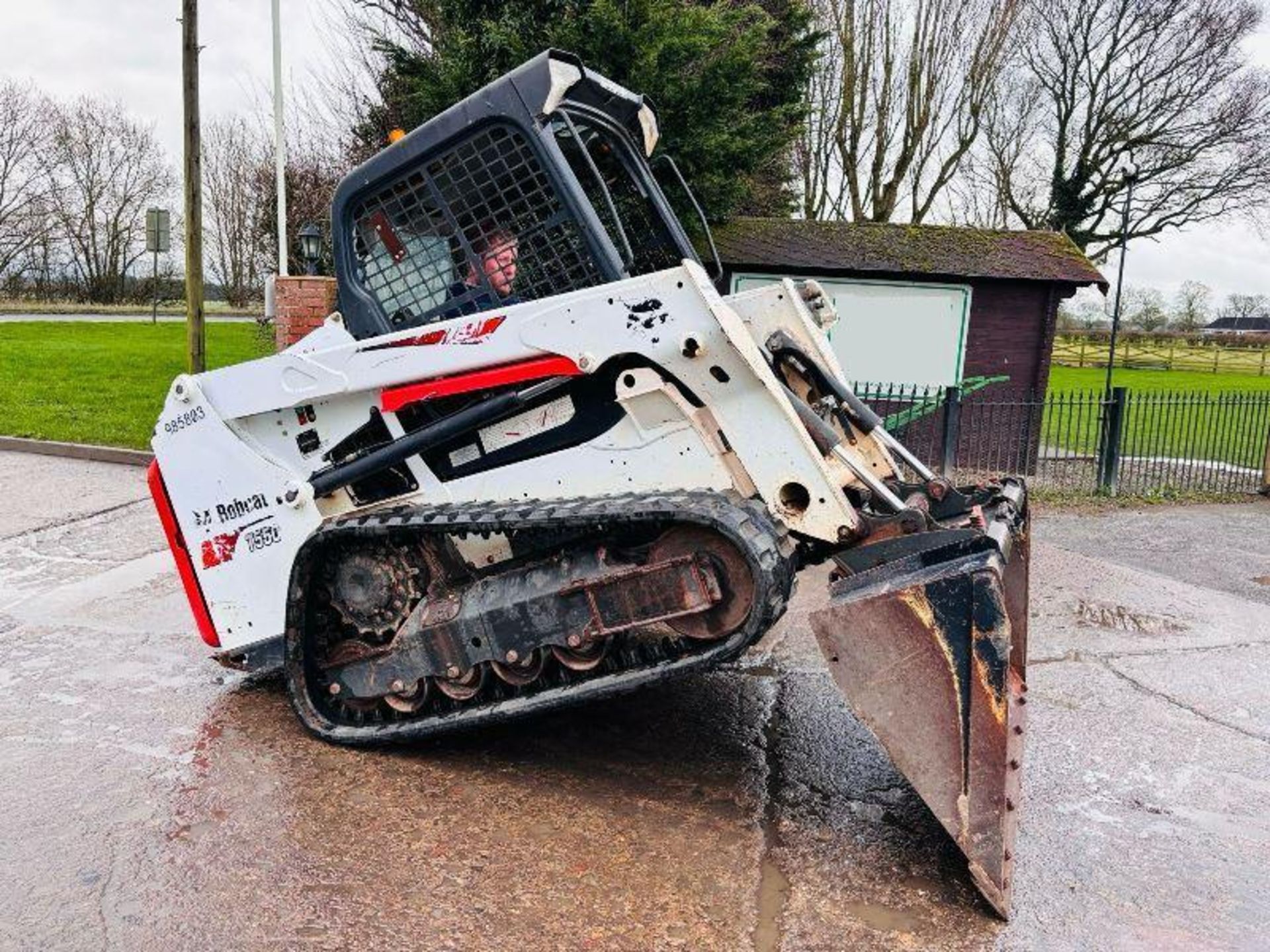 BOBCAT T550 TRACKED SKIDSTEER *YEAR 2017, 1630 HOURS* C/W BUCKET - Image 7 of 18