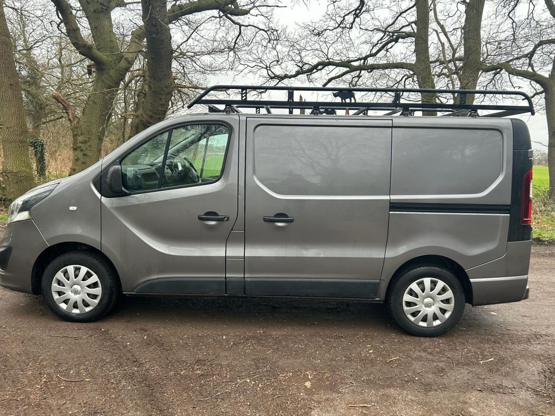 2018 68 VAUXHALL VIVARO SPORTIVE PANEL VAN - 64K MILES - AIR CON - 6 SPEED - ROOF RACK - EURO 6 - Image 11 of 12