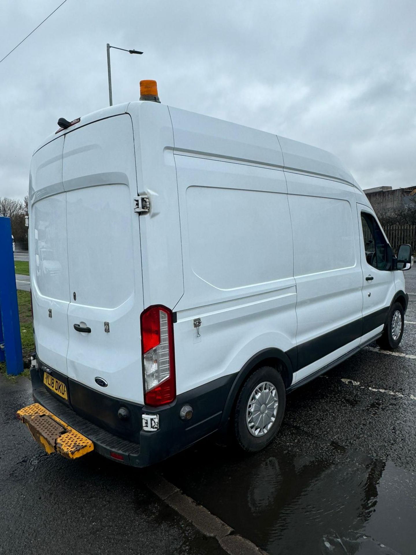 2018 18 FORD TRANSIT 350 PANEL VAN - 97K MILES - L2 H3 FWD - AIR CON - IDEAL CAMPER CONVERSION - Image 9 of 10