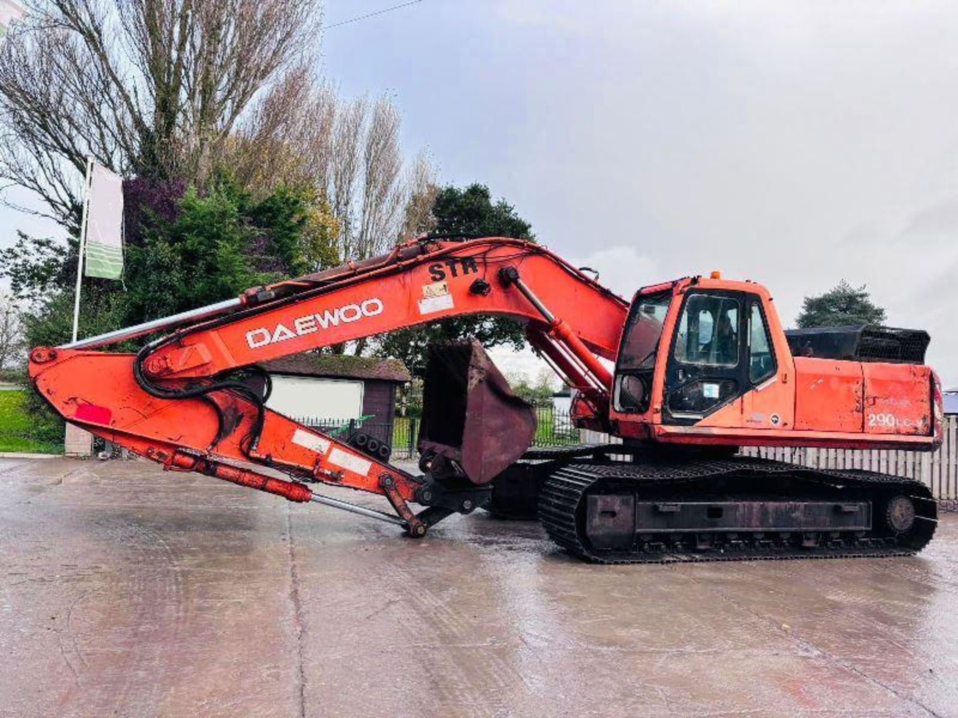 DAEWOO 290SL-V EXCAVATOR C/W QUICK HITCH & BUCKET - Image 12 of 17