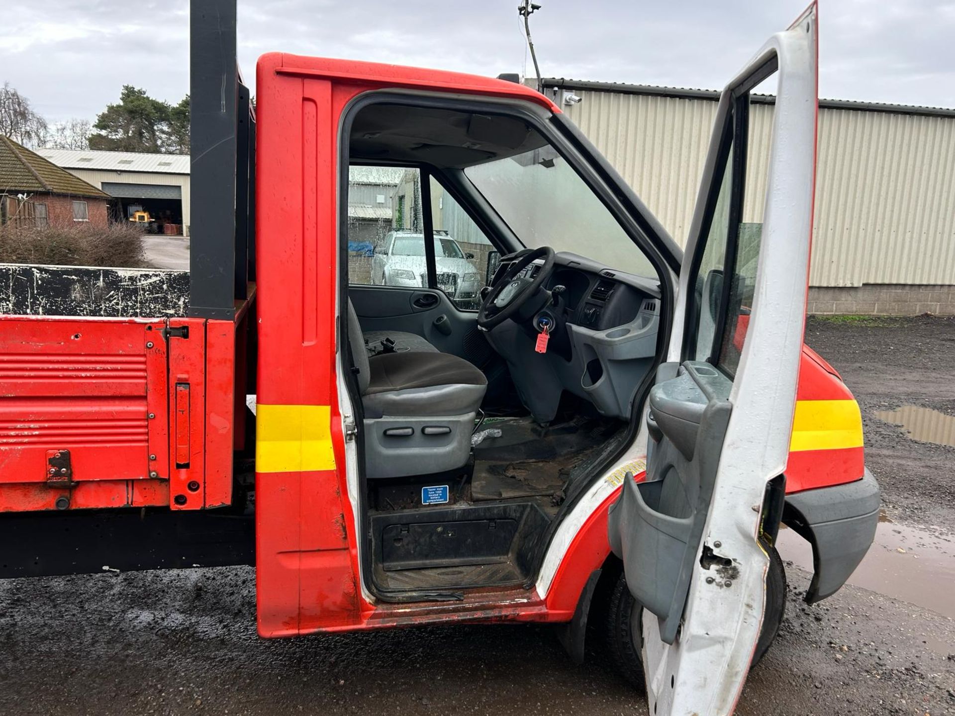 2010 60 FORD TRANSIT TIPPER - 171K MILES - 1 KEY - Image 3 of 11