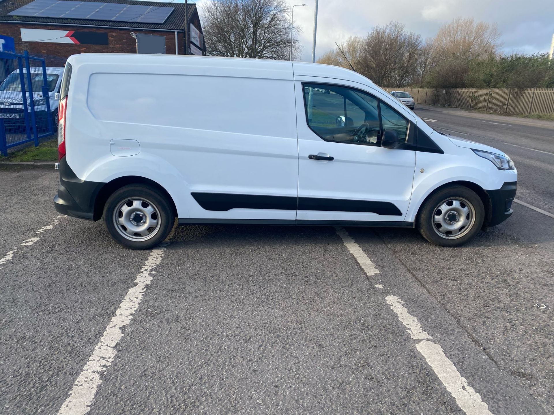 2018 68 FORD TRANSIT CONNECT L2 LWB PANEL VAN - 90K MILES - EURO 6 - 6 SPEED - PLY LINED - Image 8 of 12