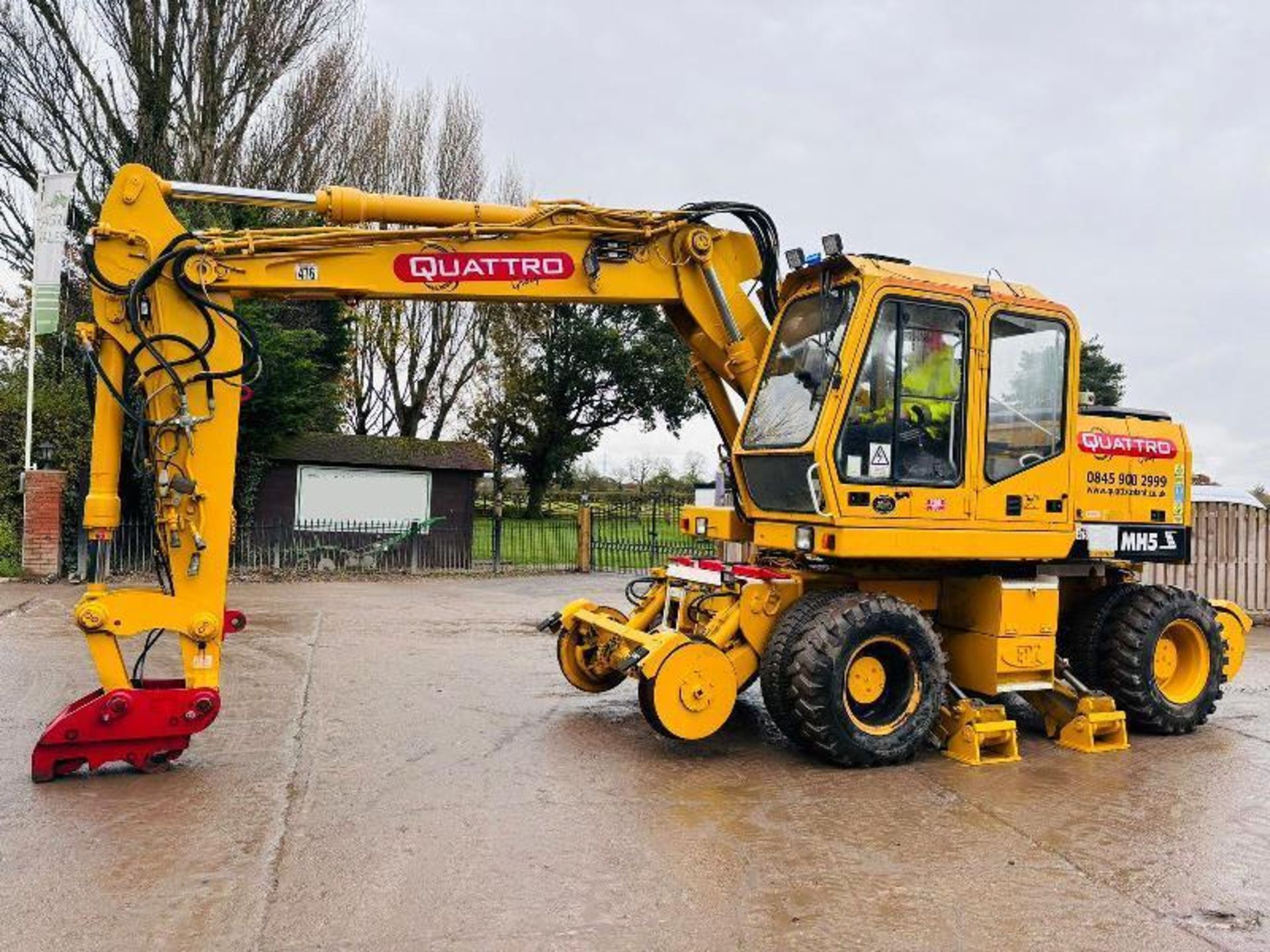 O&K MH5Z 4WD WHEELED EXCAVATOR C/W RAILWAY GEAR & 4 X SUPPORT LEGS - Image 16 of 18