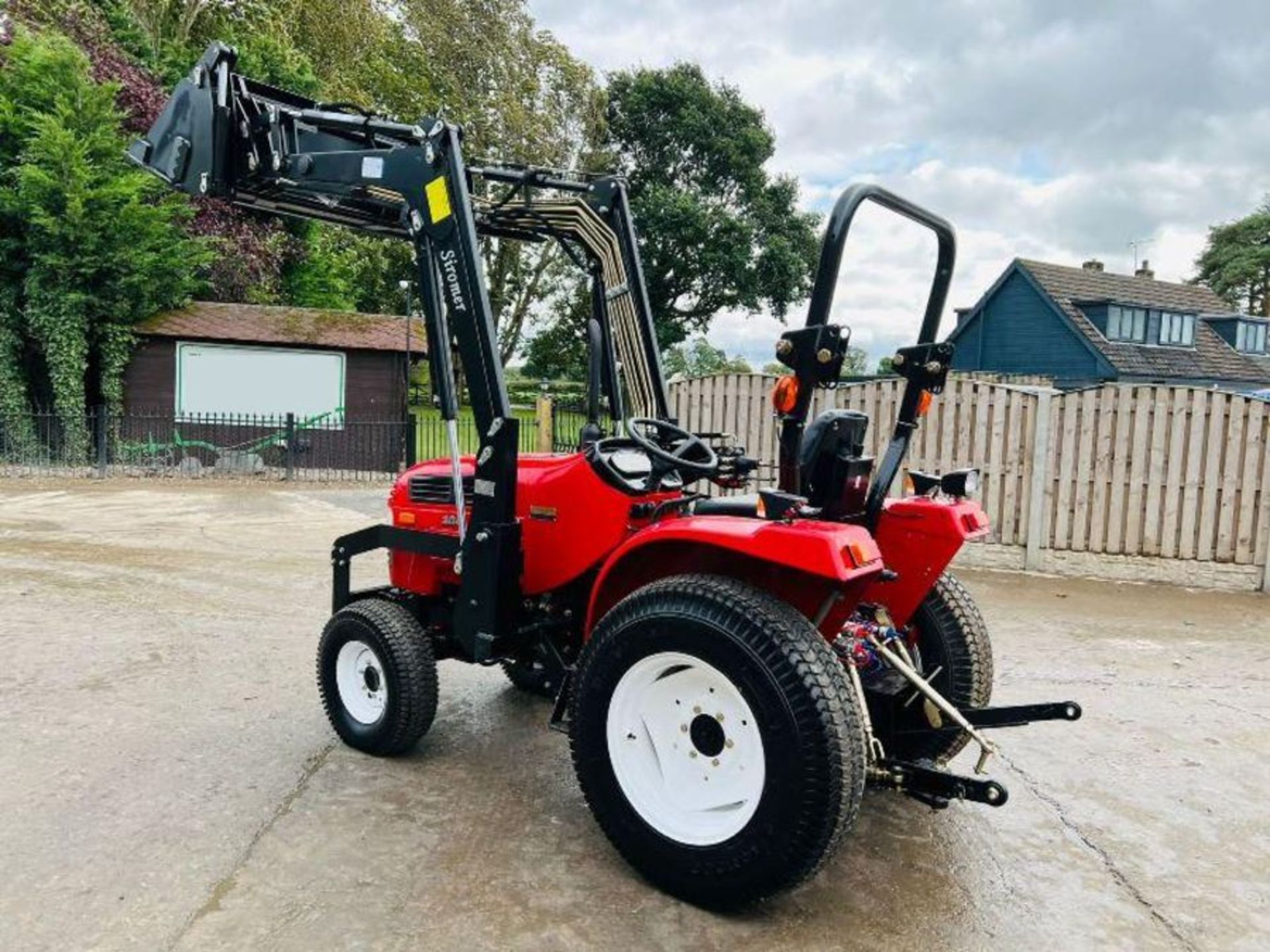 BRAND NEW SIROMER 304 FIELD RANGE 4WD TRACTOR *YEAR 2023* CW LOADER & TURF TYRES - Image 17 of 19