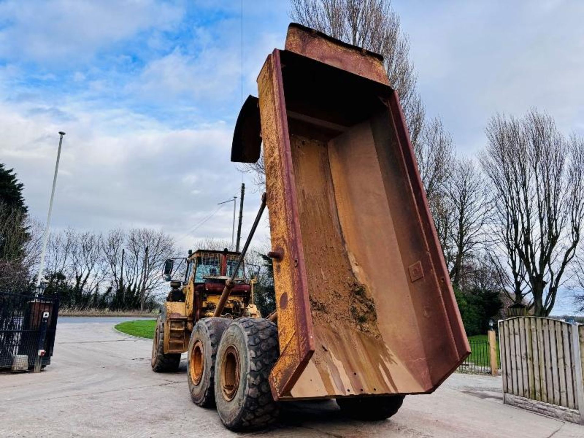 VOLVO A25C 6X6 ARTICULATED DUMP TRUCK  - Image 4 of 18