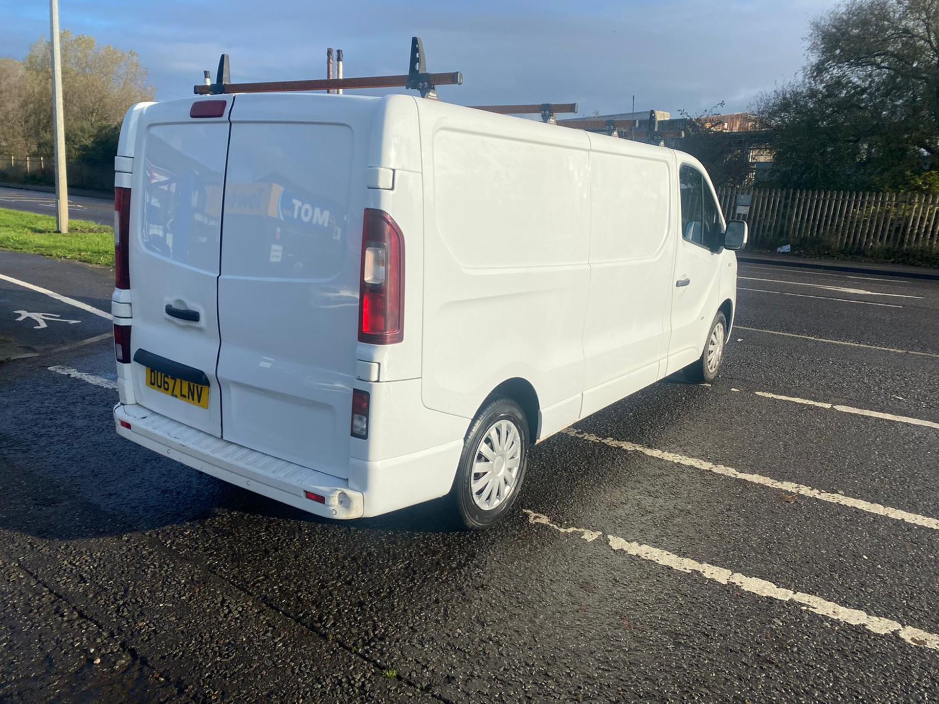 2017 67 VAUXHALL VIVARO SPORTIVE LWB PANEL VAN -123K MILES - EURO 6 - AIR CON. - Image 7 of 10