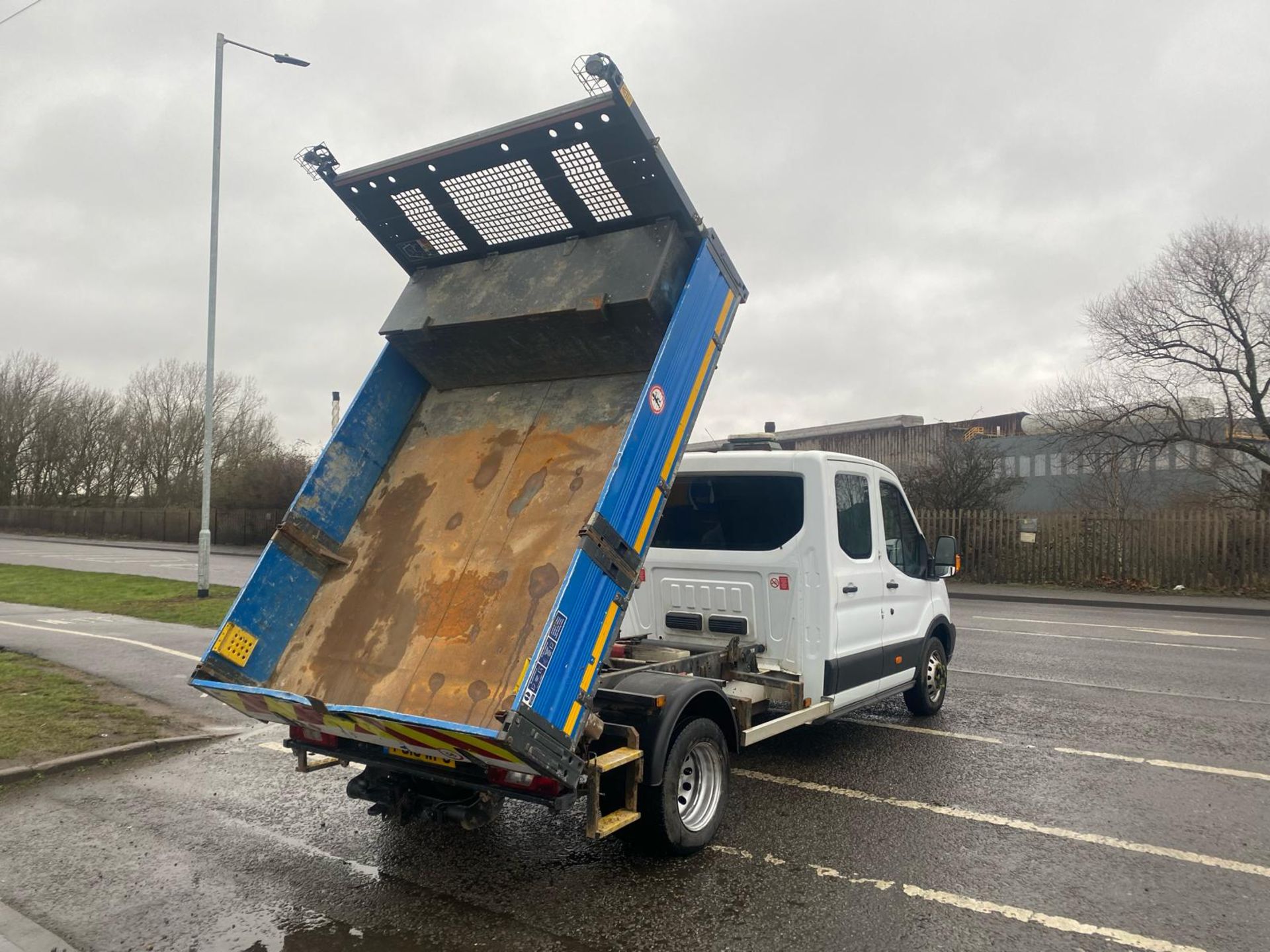 2018 18 FORD TRANSIT 470 TIPPER - 90K MILES - 4.7 TON GROSS - 3 SEATS - RARE TIPPER - TOWBAR. - Image 11 of 15