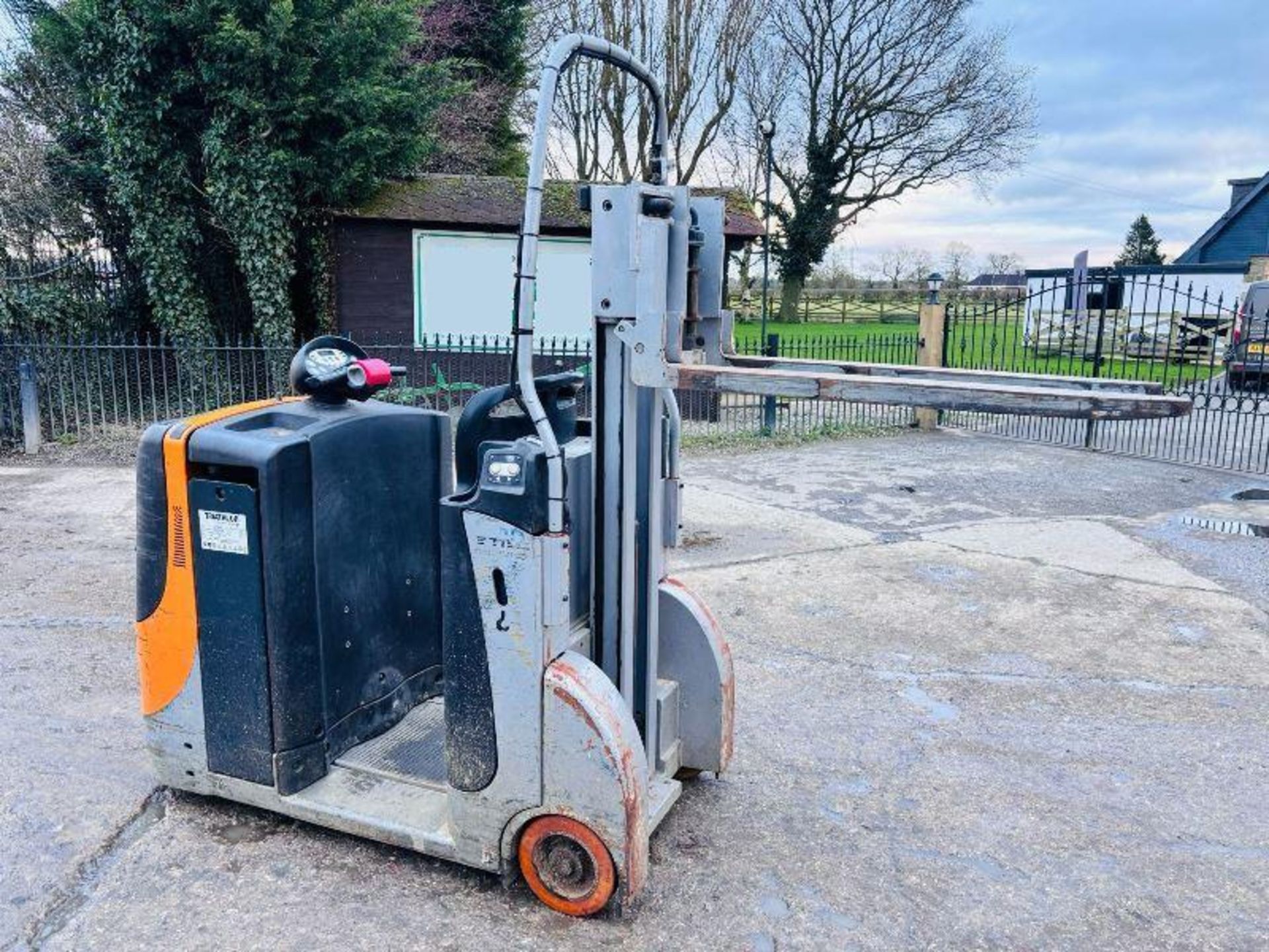 STILL KANVAN 02 ELECTRIC FORK LIFT *YEAR 2015* C/W PALLET TINES  - Image 13 of 14