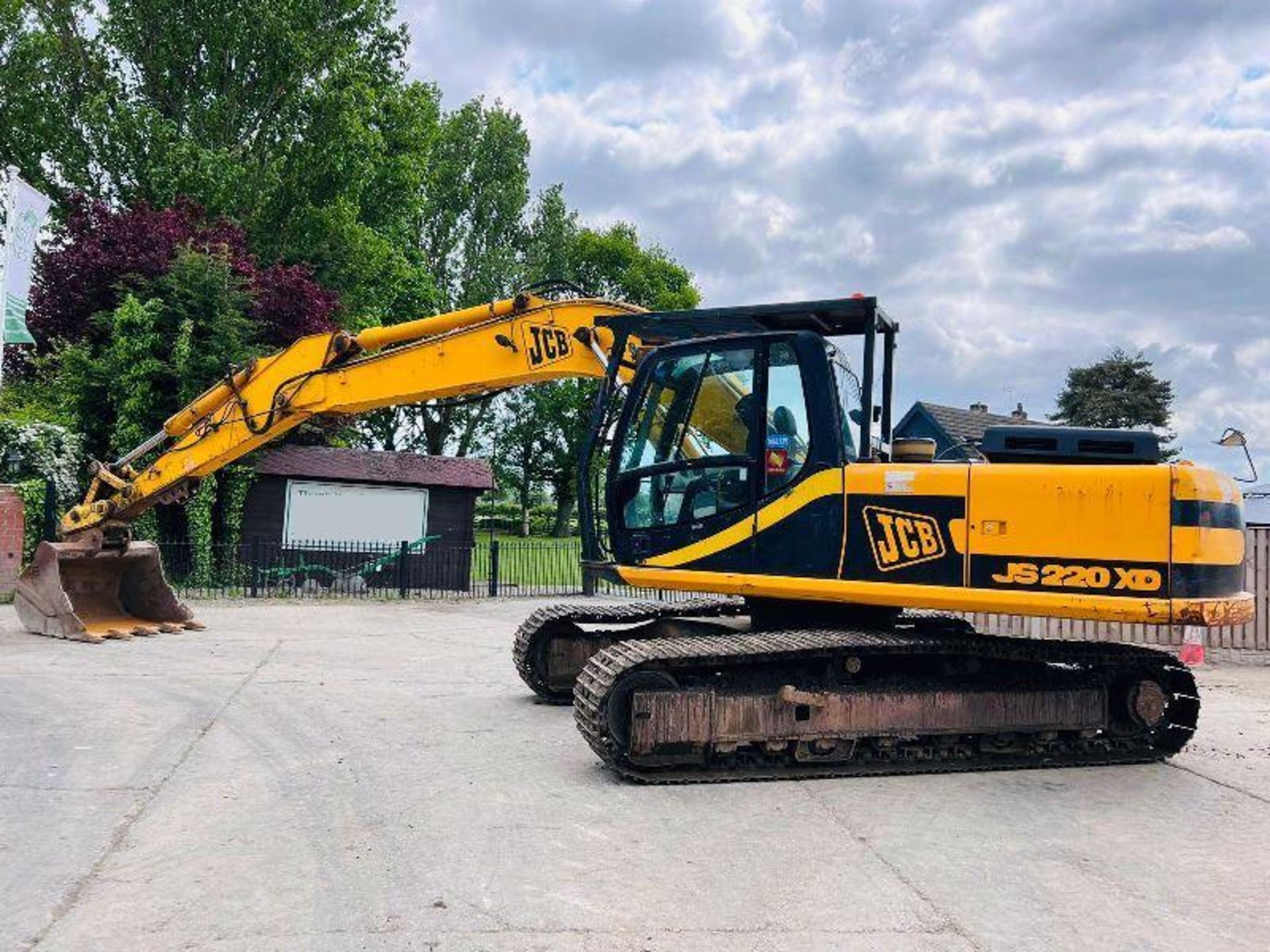 JCB JS220 TRACKED EXCAVATOR C/W QUICK HITCH & BUCKET - REDUCED RESERVE - Image 10 of 15